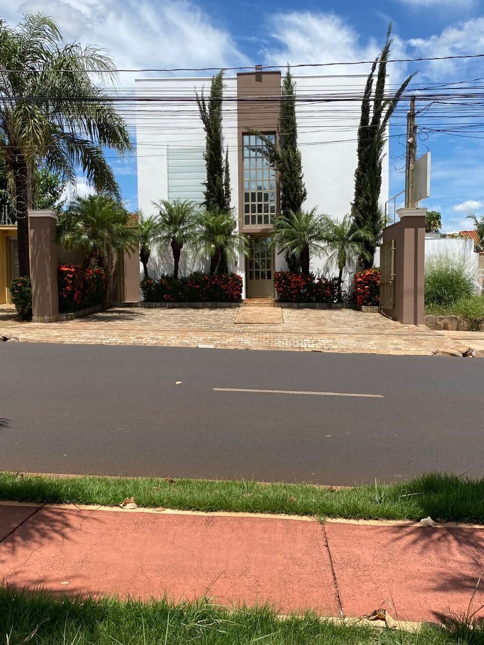Prédio Inteiro para alugar com 12 quartos, 320m² - Foto 2