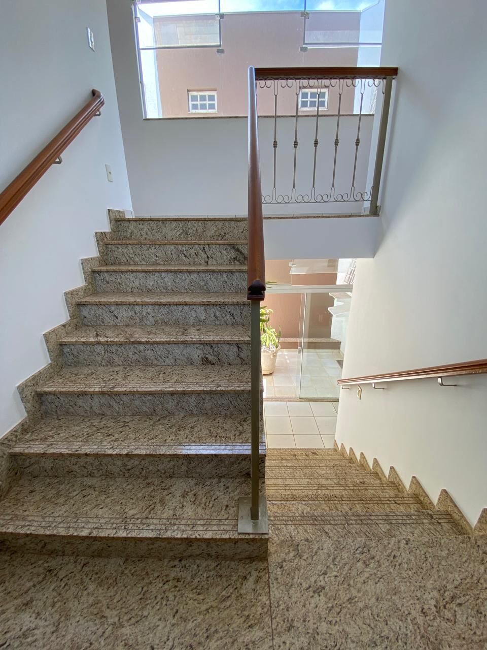 Prédio Inteiro para alugar com 12 quartos, 320m² - Foto 10