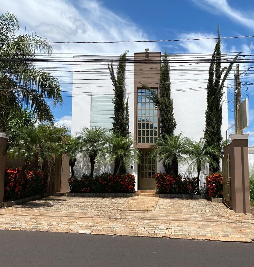 Prédio Inteiro para alugar com 12 quartos, 320m² - Foto 1