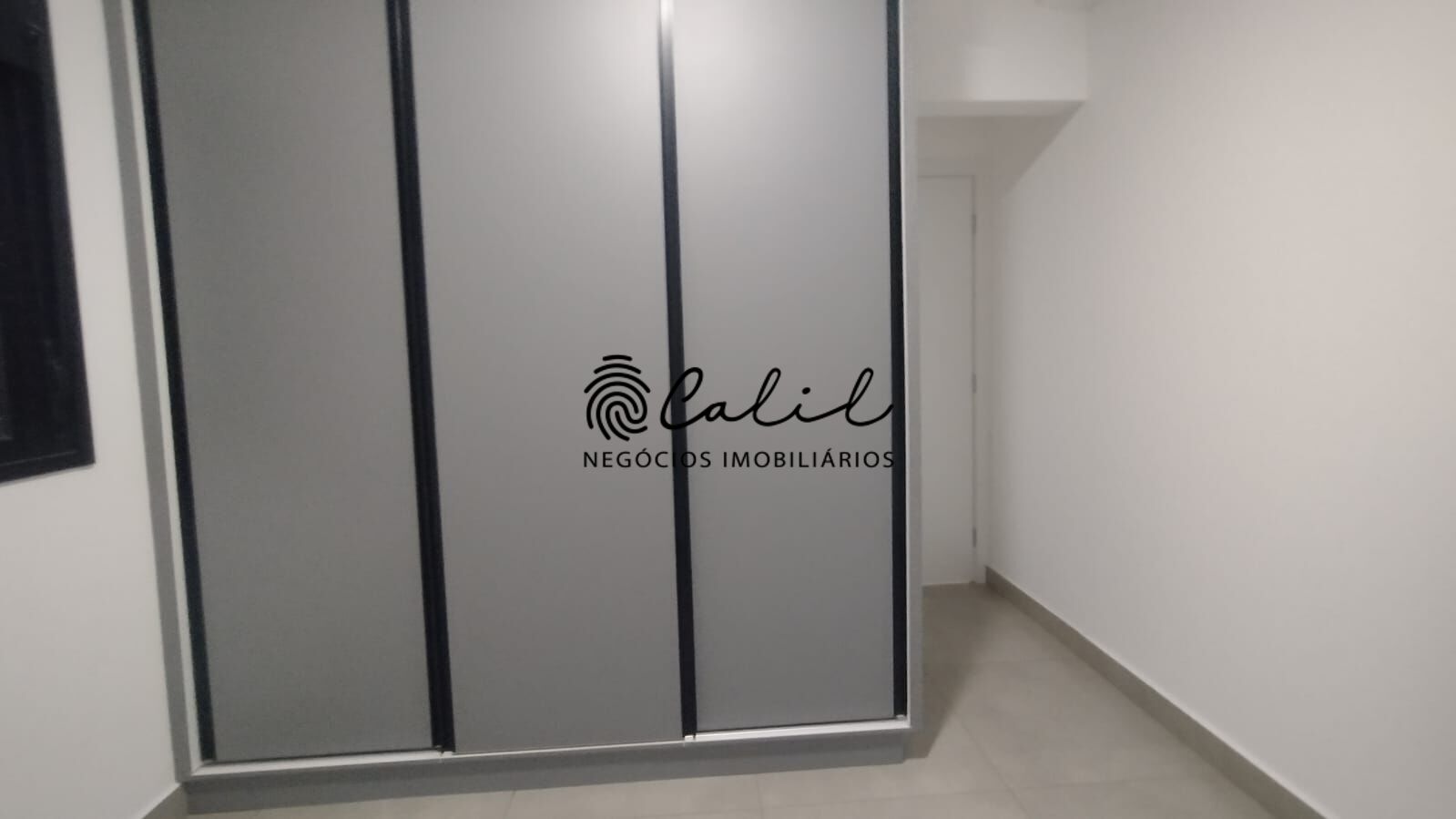 Apartamento para alugar com 2 quartos, 65m² - Foto 12