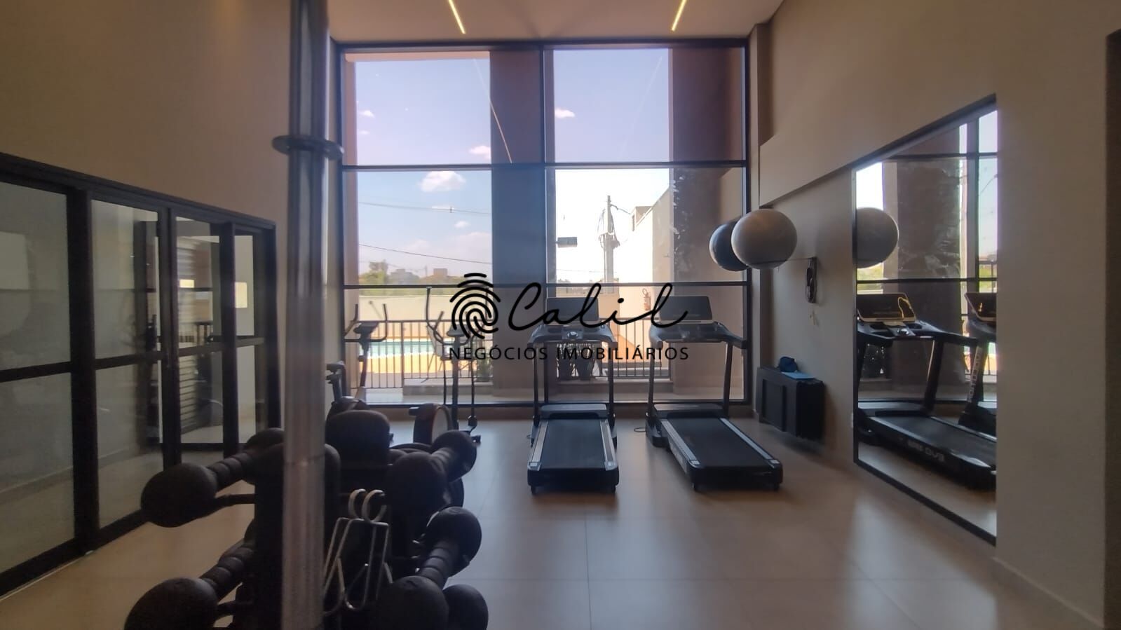 Apartamento para alugar com 2 quartos, 65m² - Foto 27