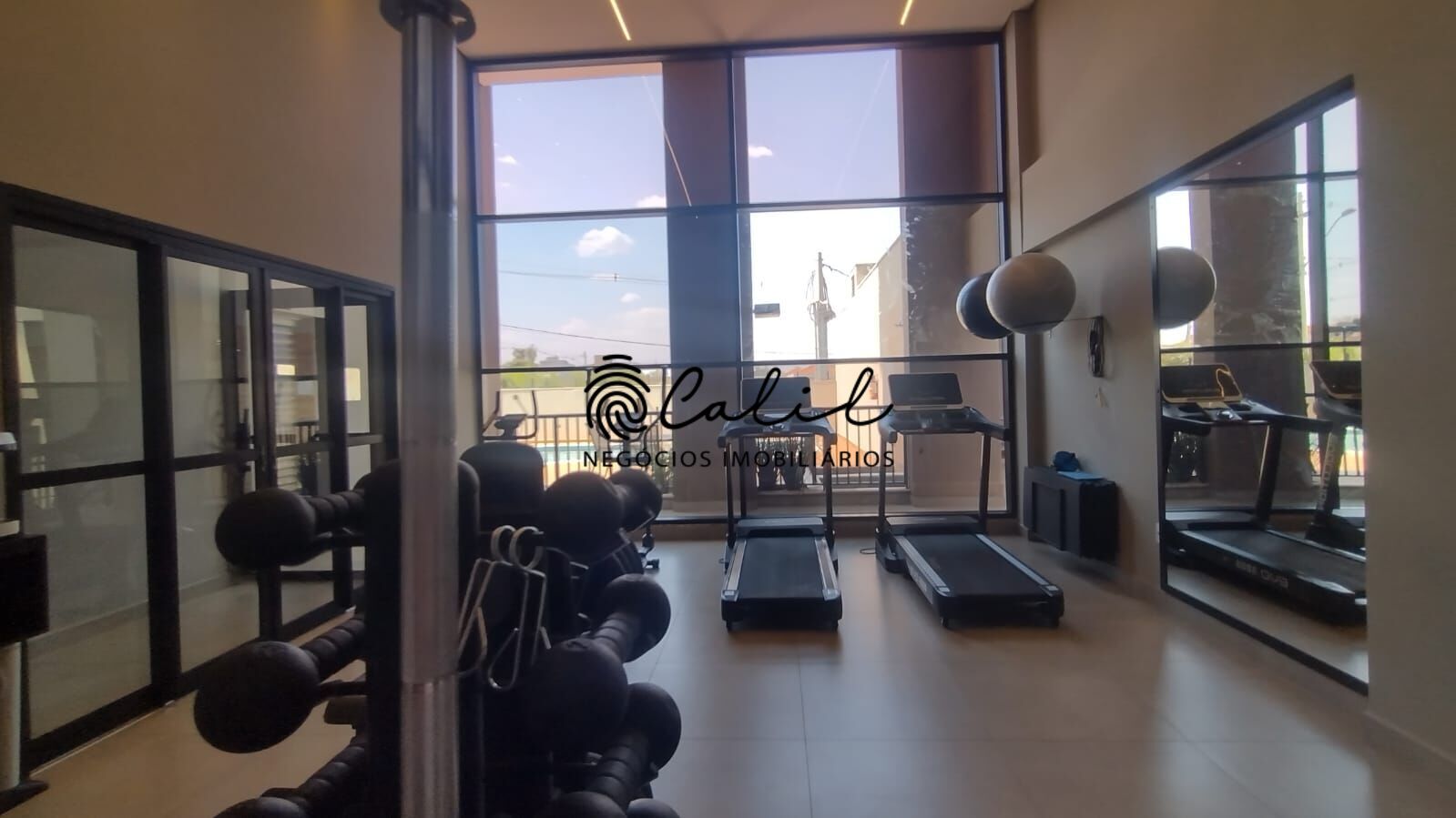 Apartamento para alugar com 2 quartos, 65m² - Foto 24