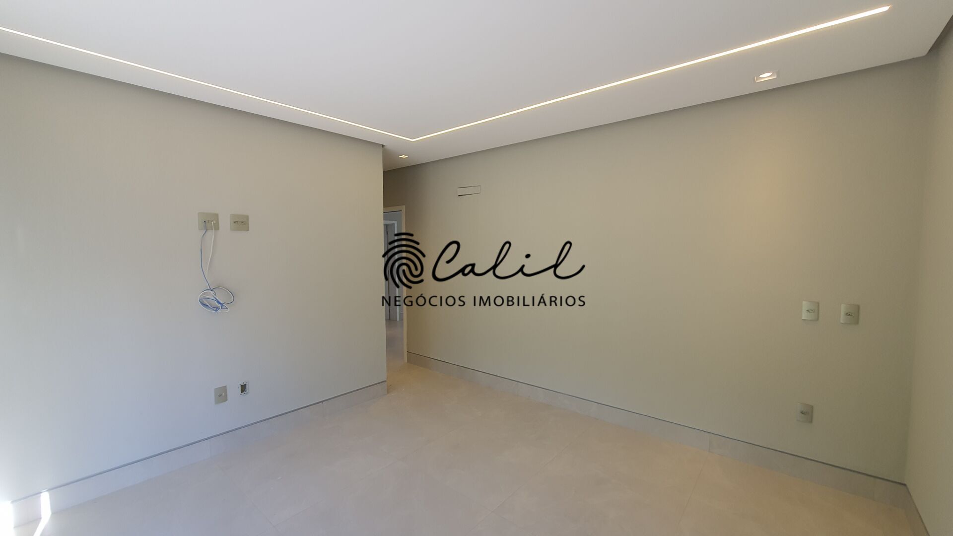 Casa à venda com 8 quartos, 650m² - Foto 27