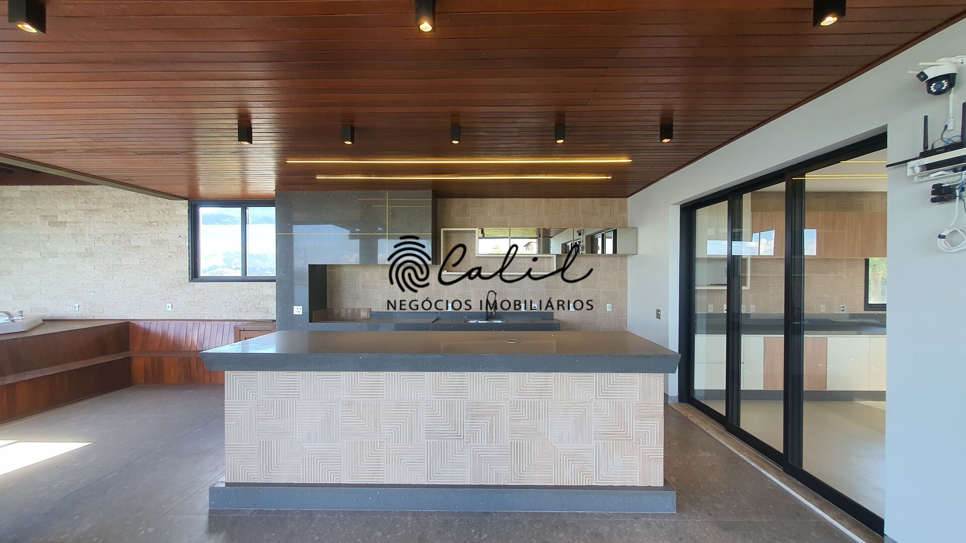 Casa à venda com 8 quartos, 650m² - Foto 10