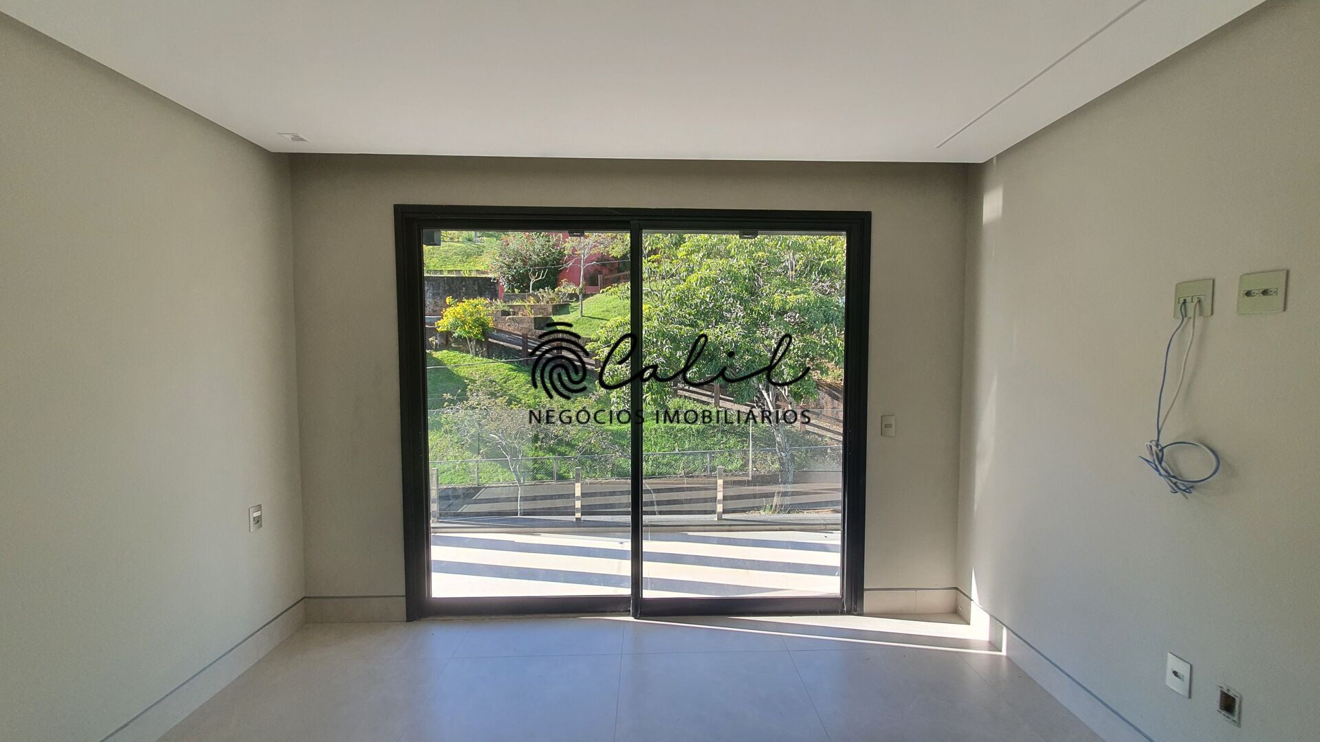 Casa à venda com 8 quartos, 650m² - Foto 25