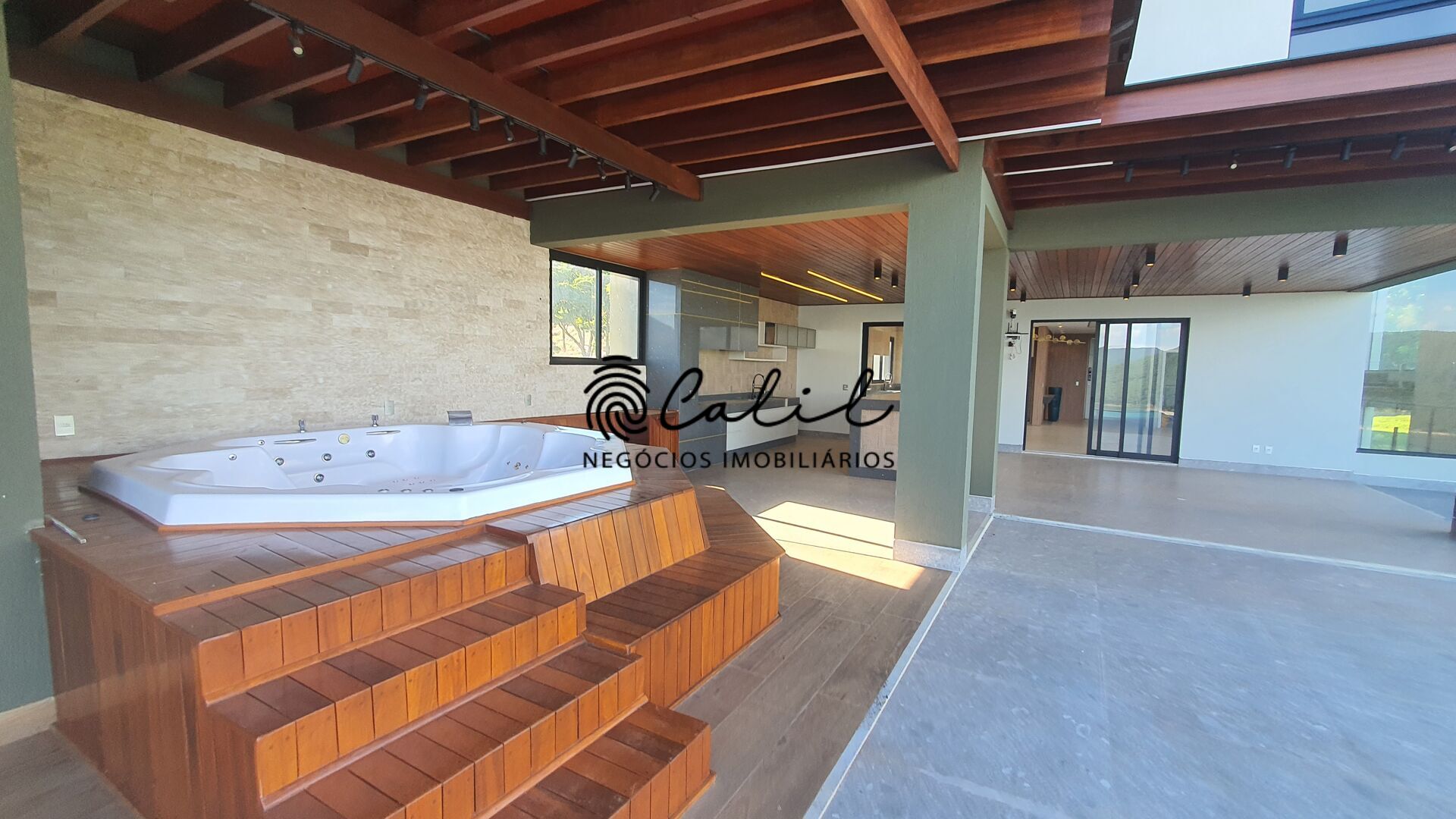 Casa à venda com 8 quartos, 650m² - Foto 14