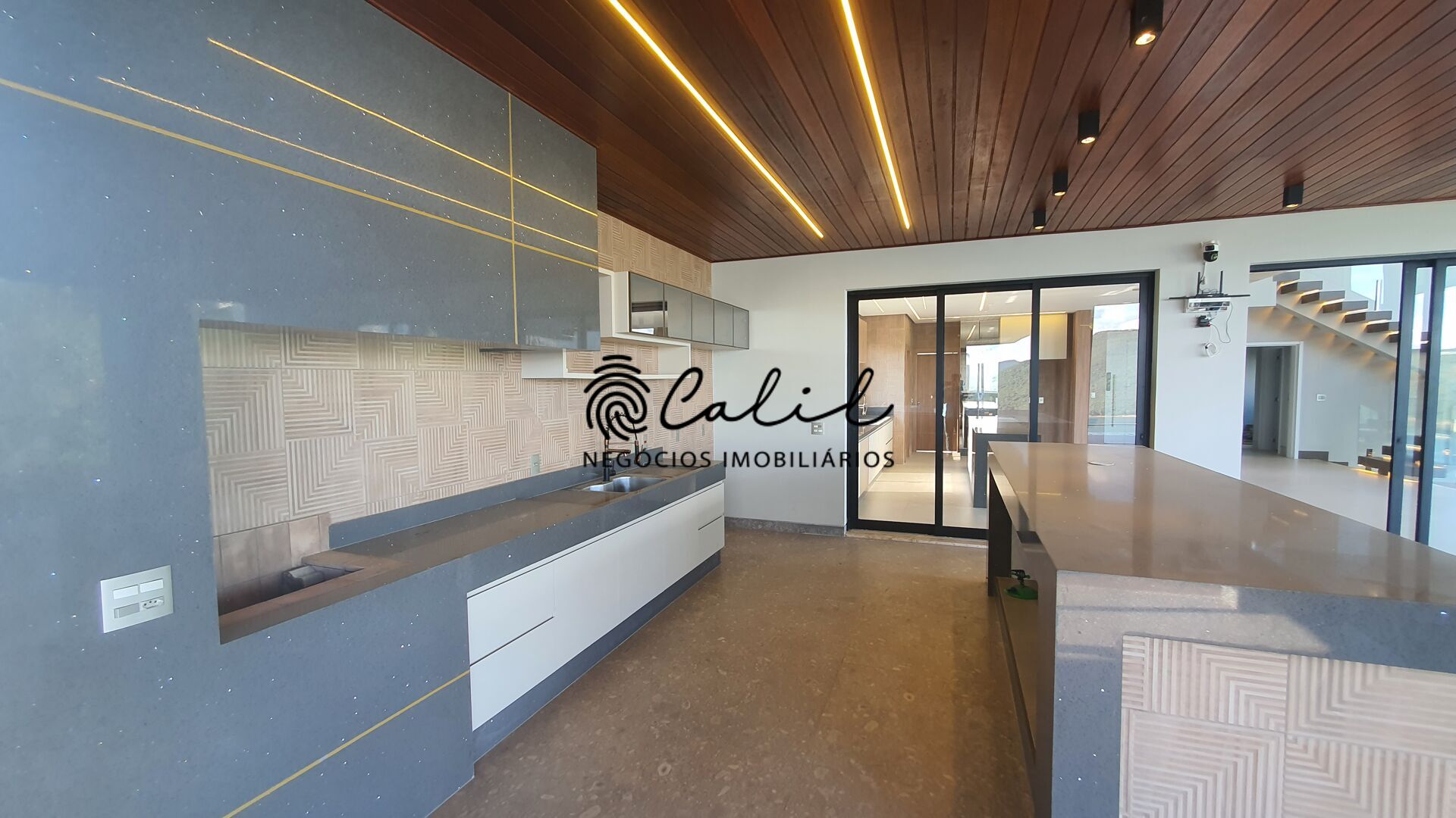 Casa à venda com 8 quartos, 650m² - Foto 16
