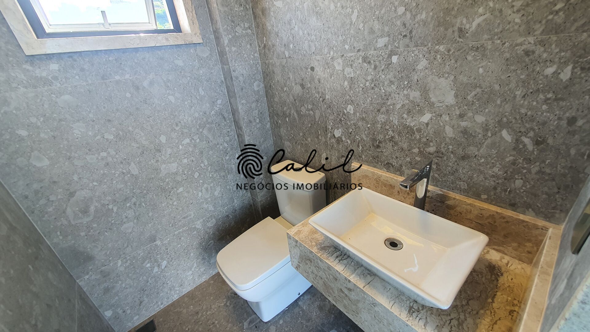 Casa à venda com 8 quartos, 650m² - Foto 11