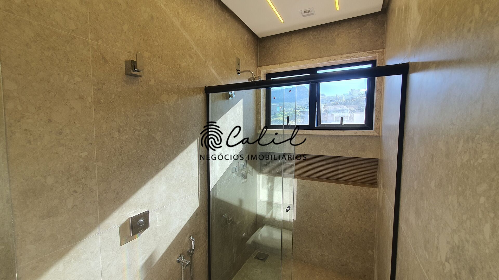 Casa à venda com 8 quartos, 650m² - Foto 28