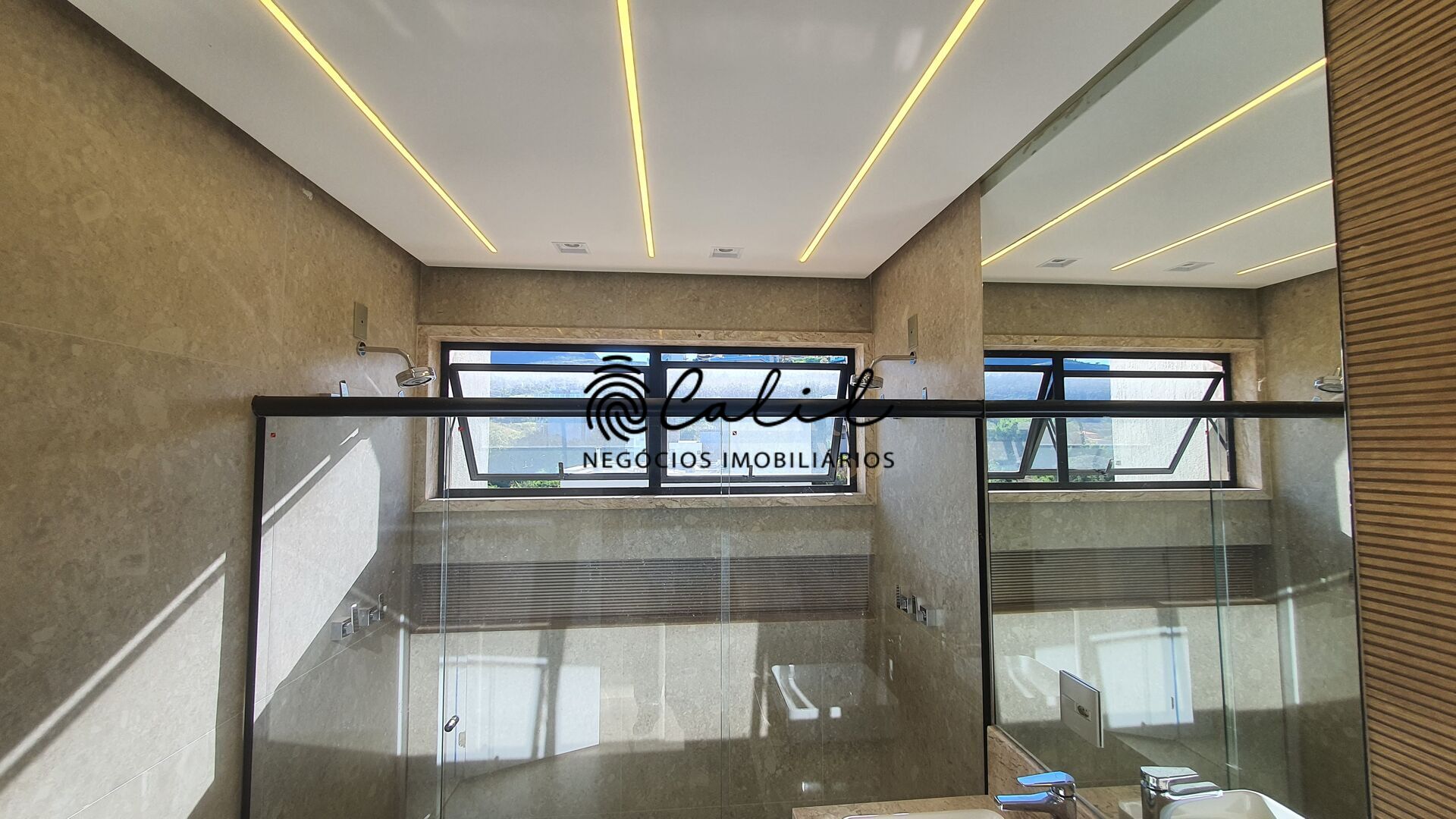 Casa à venda com 8 quartos, 650m² - Foto 32