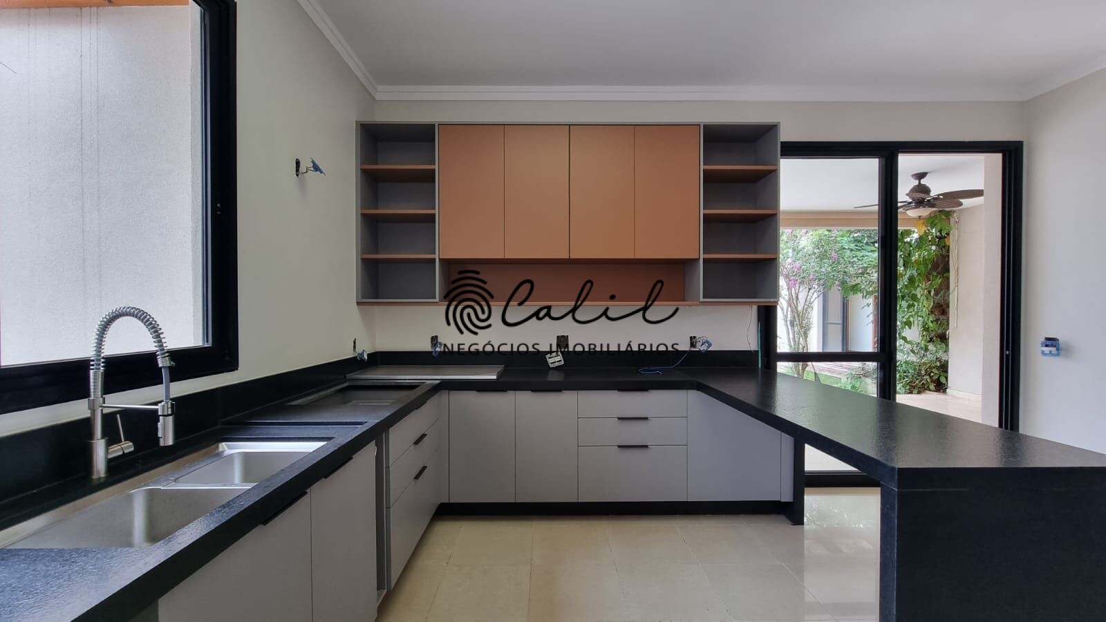 Casa de Condomínio à venda com 3 quartos, 550m² - Foto 33