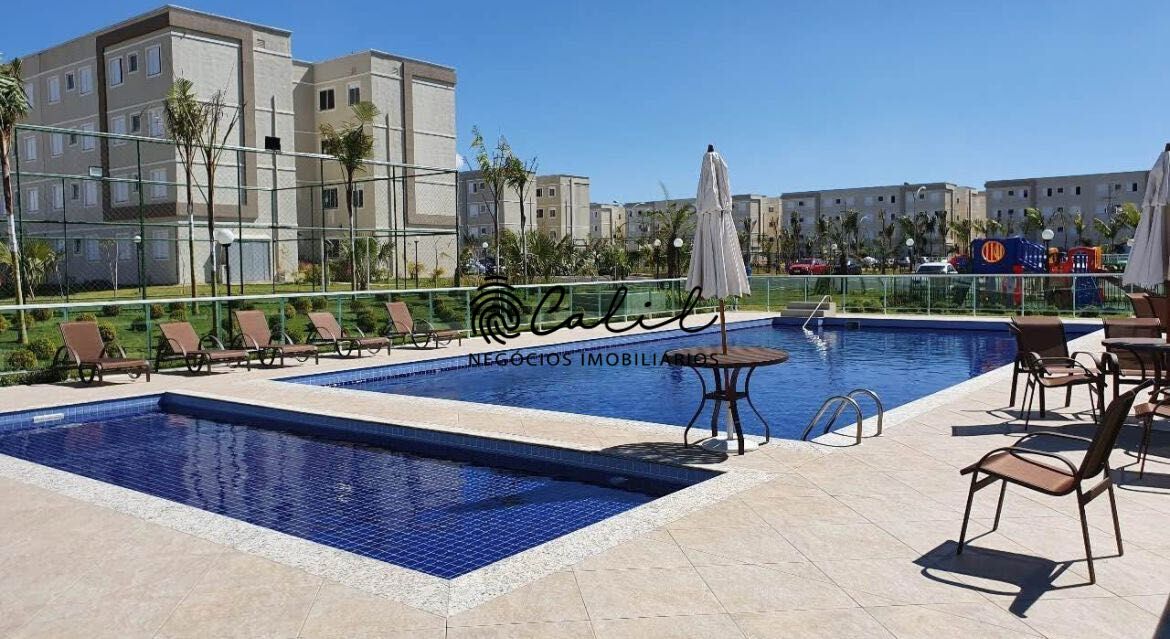 Apartamento à venda com 2 quartos, 42m² - Foto 2