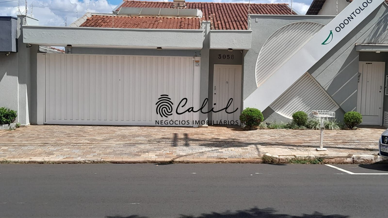 Casa para alugar com 3 quartos, 243m² - Foto 2