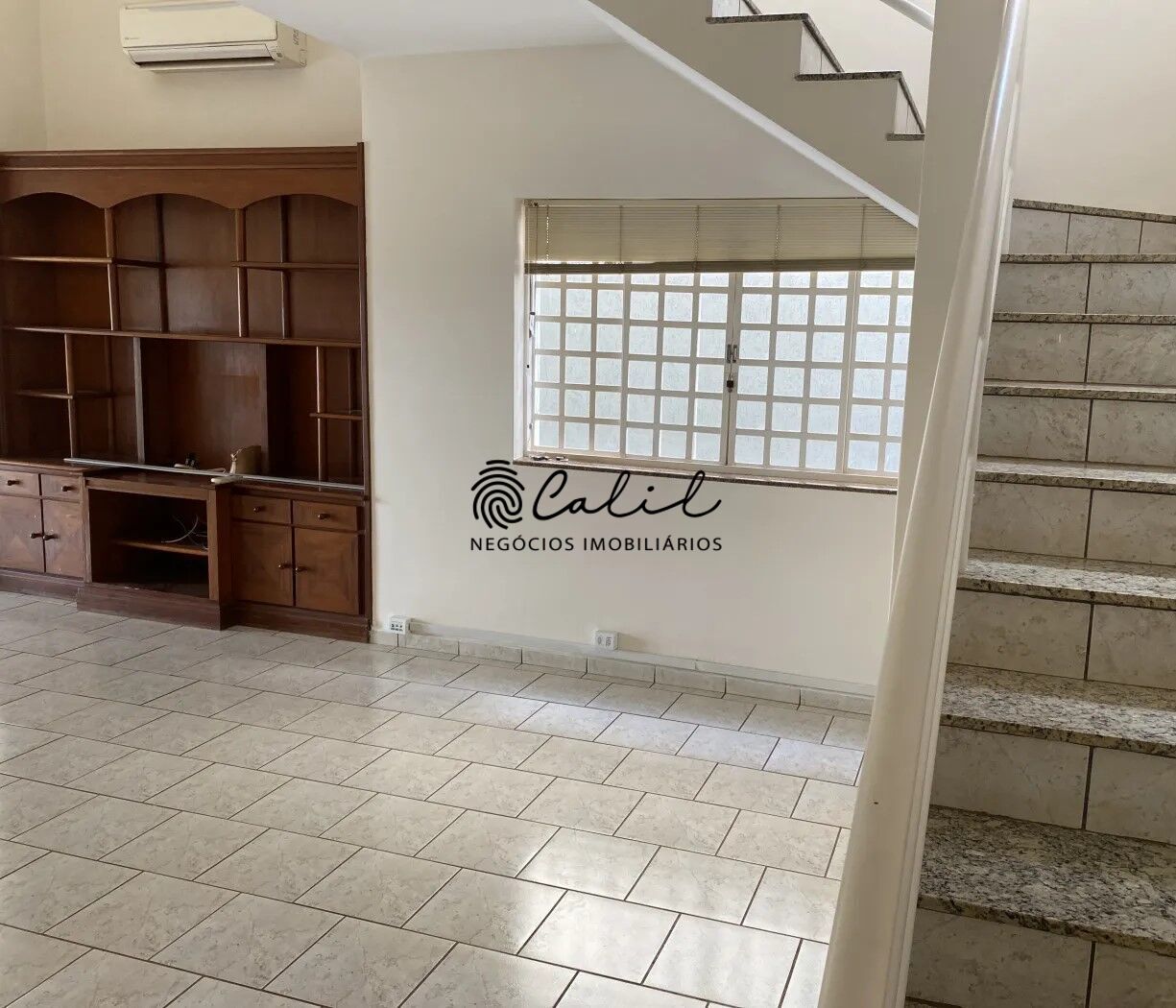 Casa para alugar com 3 quartos, 243m² - Foto 11
