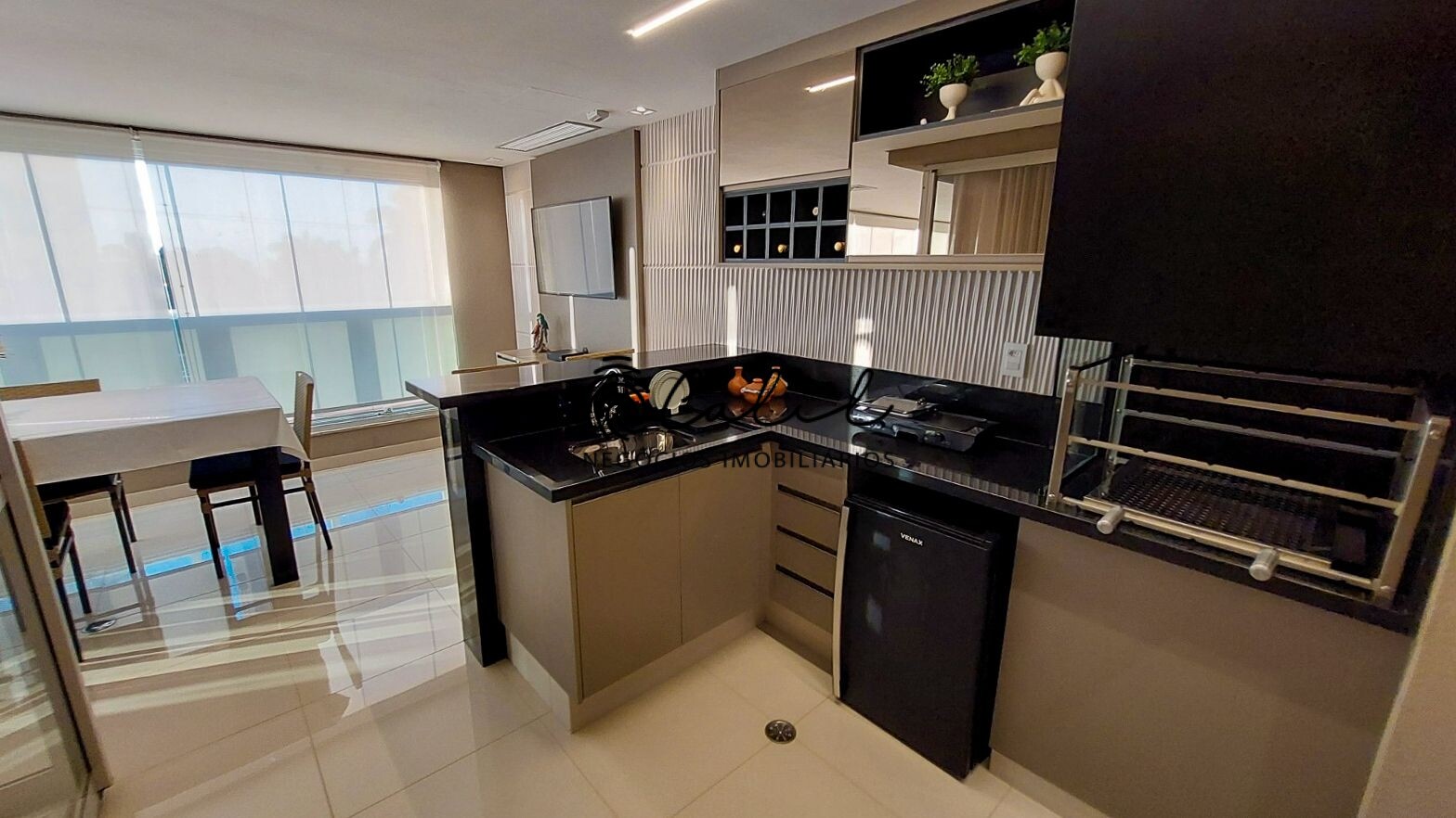 Apartamento à venda com 3 quartos, 195m² - Foto 3