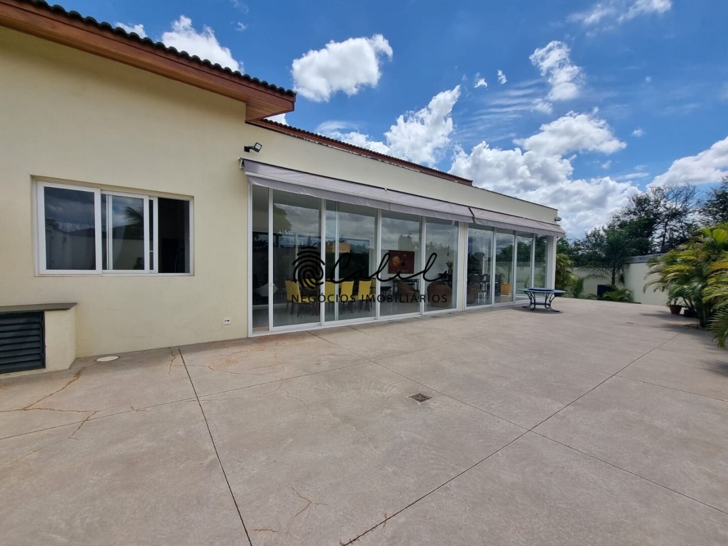 Casa à venda com 3 quartos, 310m² - Foto 8