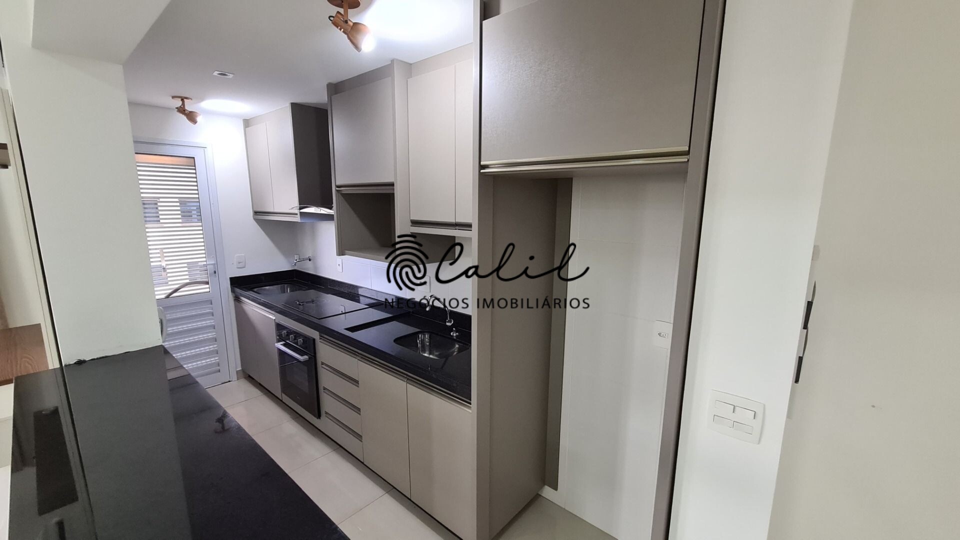 Apartamento à venda com 1 quarto, 55m² - Foto 5