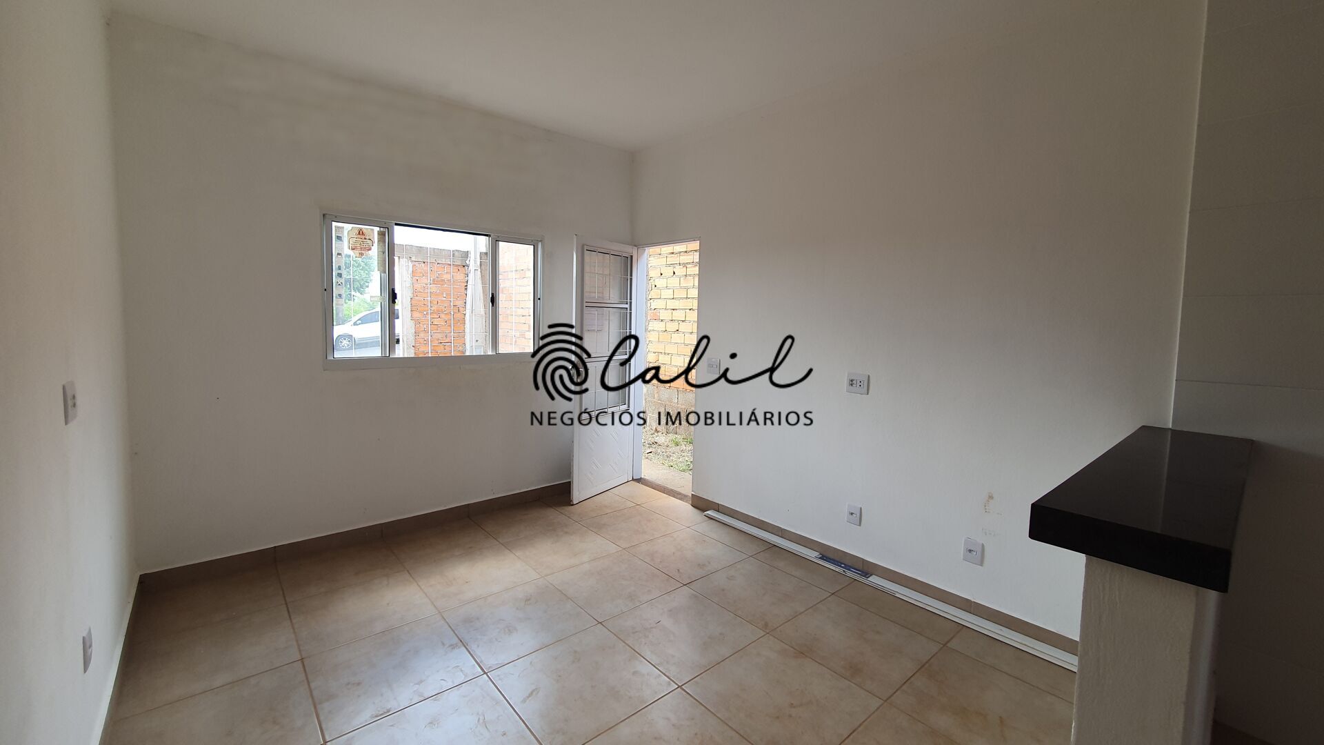 Casa à venda com 2 quartos, 60m² - Foto 3