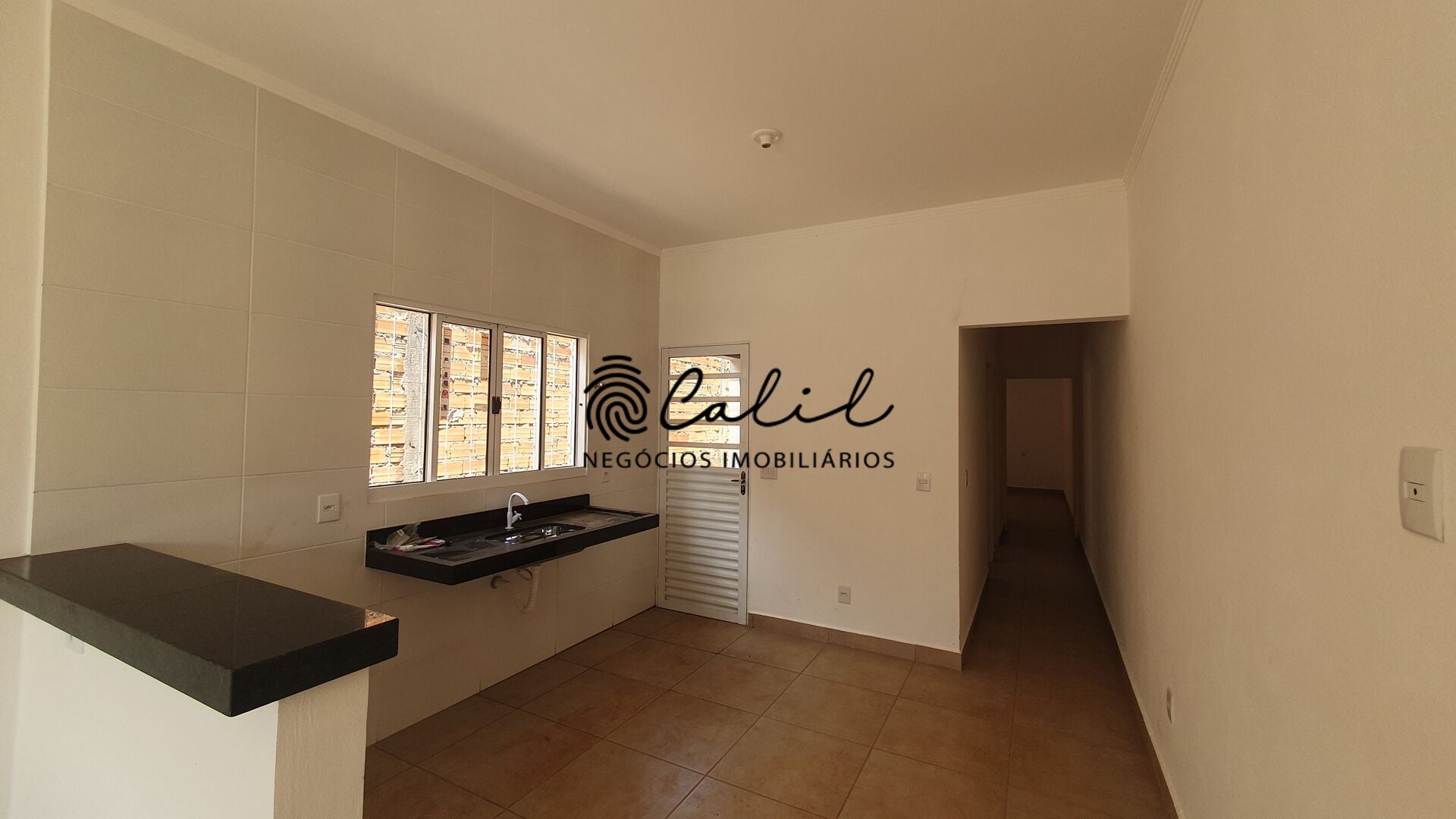 Casa à venda com 2 quartos, 60m² - Foto 4