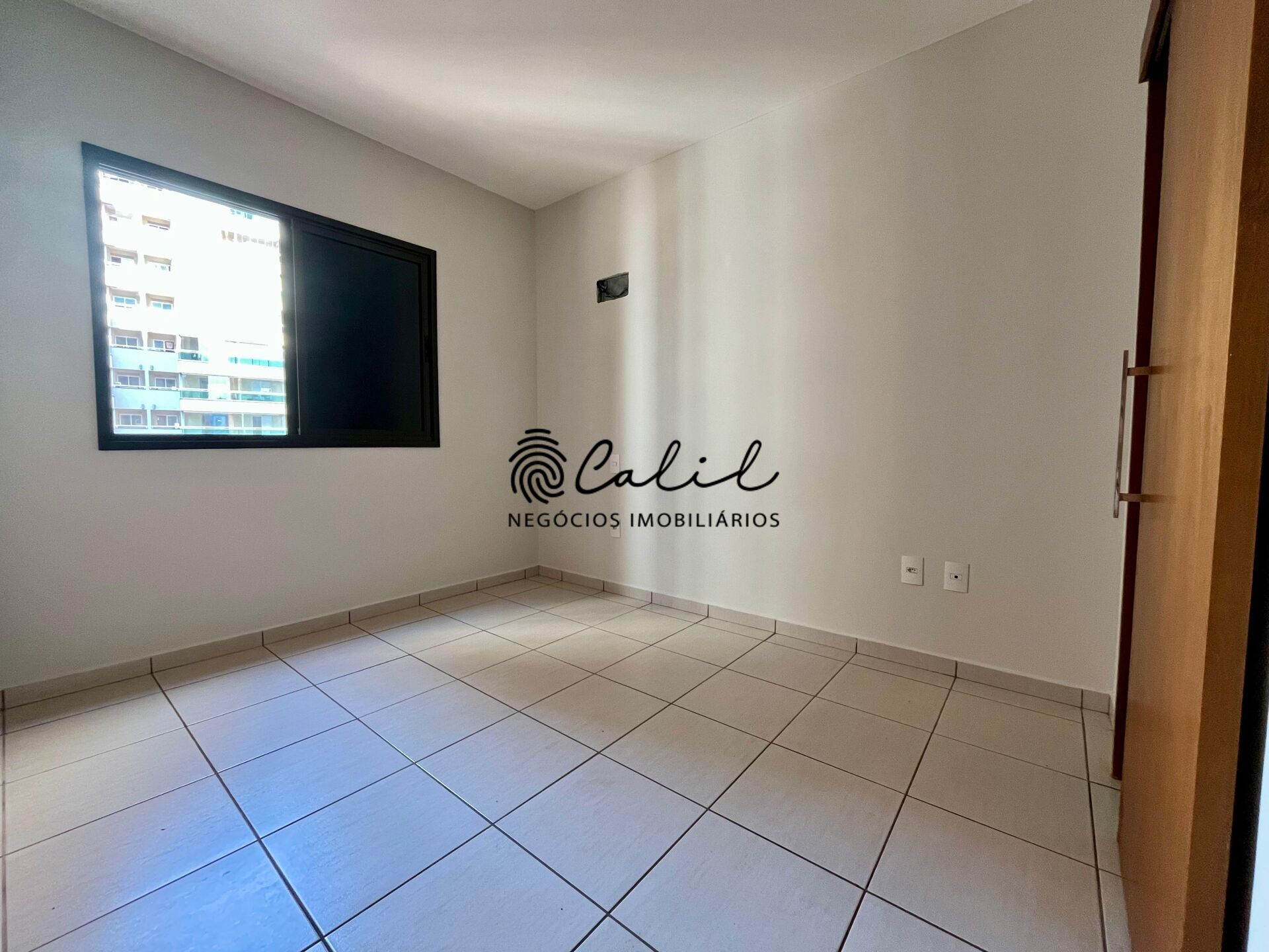 Apartamento para alugar com 3 quartos, 112m² - Foto 2
