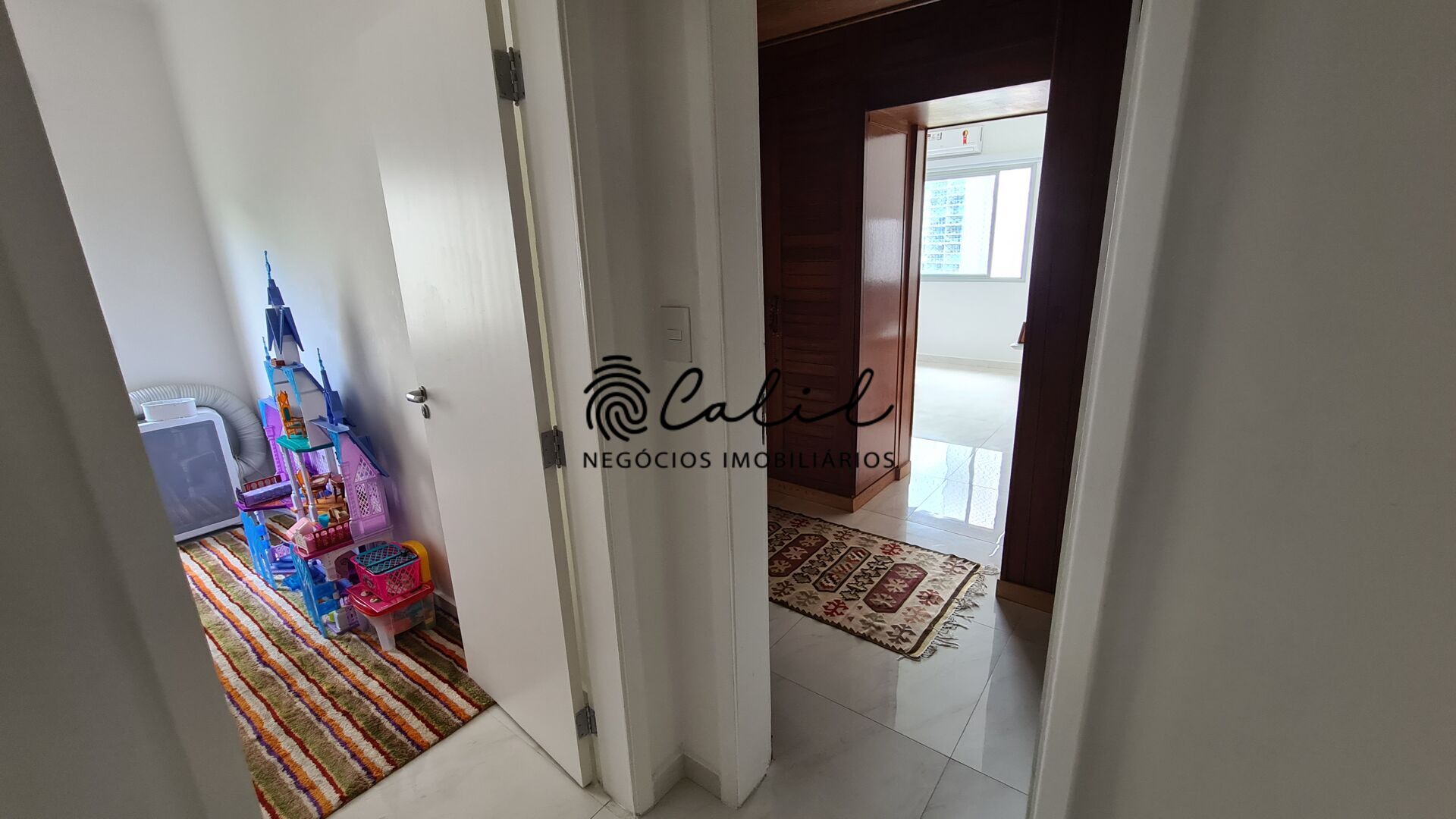 Apartamento à venda com 6 quartos, 240m² - Foto 19