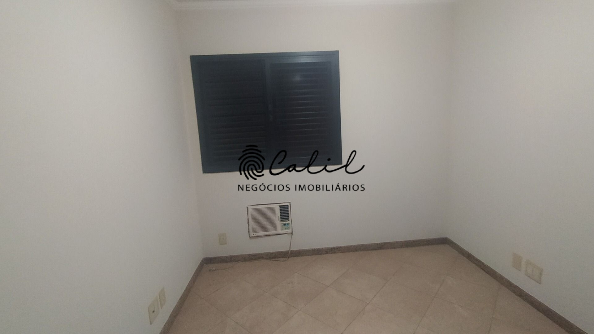 Apartamento à venda com 4 quartos, 156m² - Foto 14