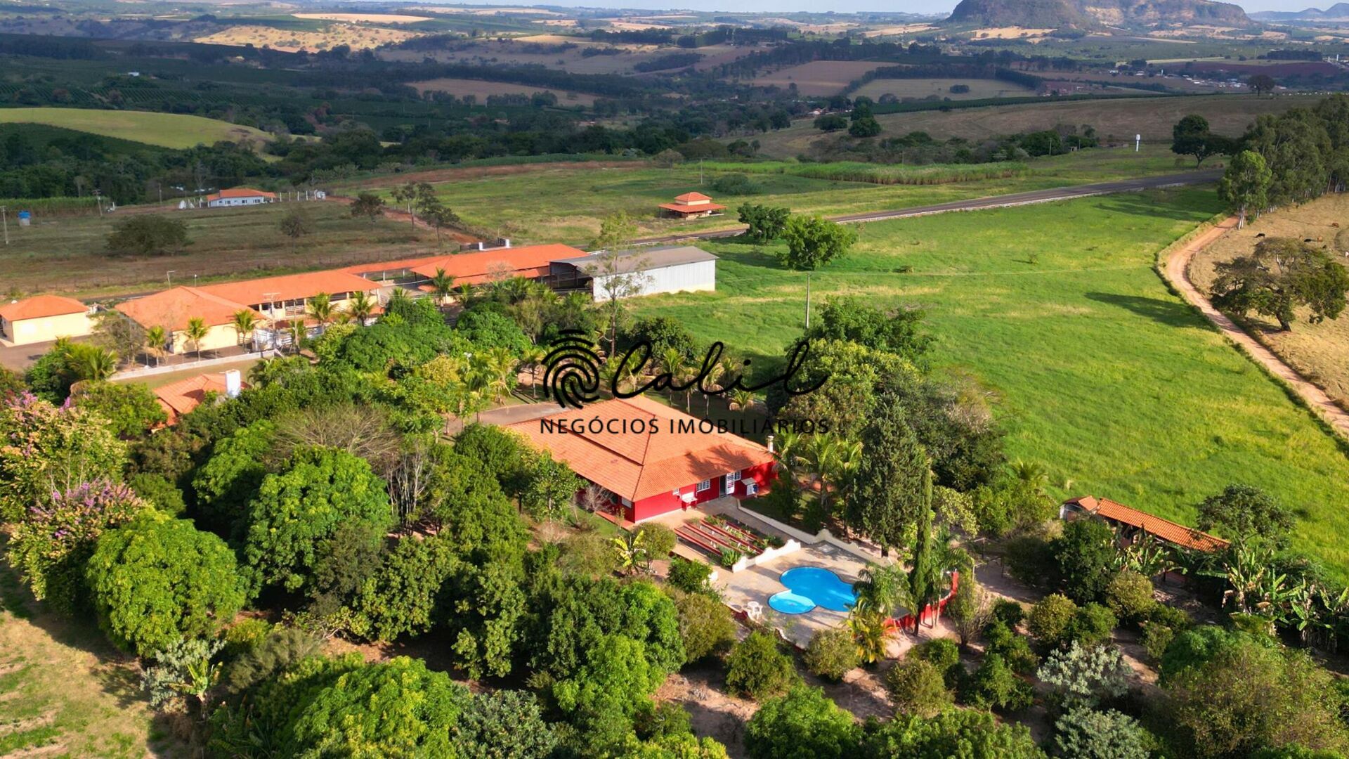 Fazenda à venda com 3 quartos, 129000m² - Foto 2