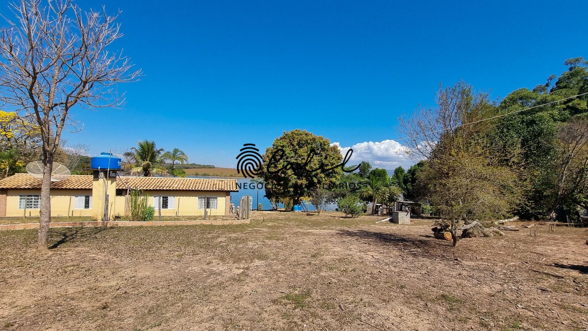 Fazenda à venda com 2 quartos, 21175m² - Foto 1