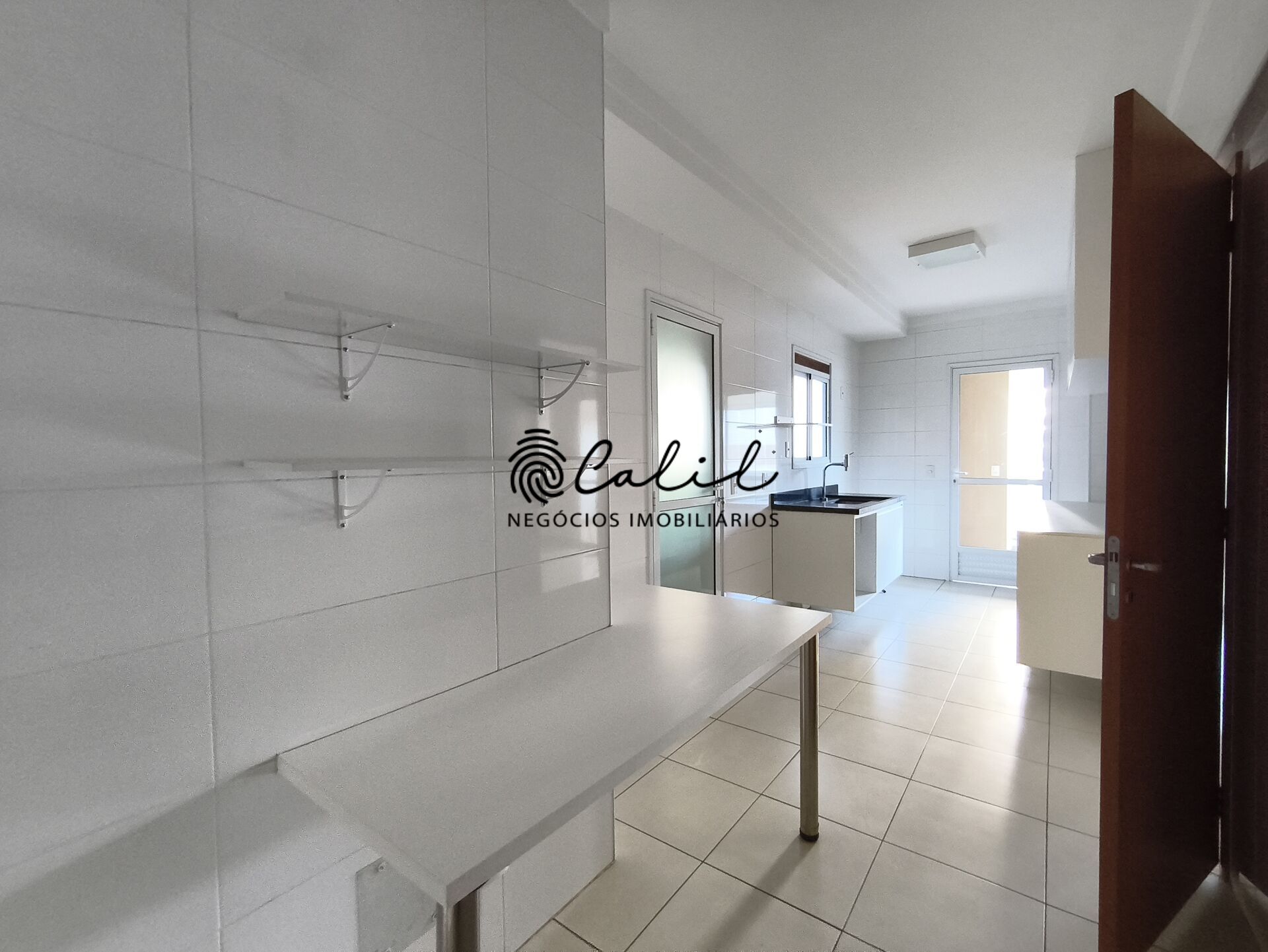 Apartamento à venda com 3 quartos, 139m² - Foto 9