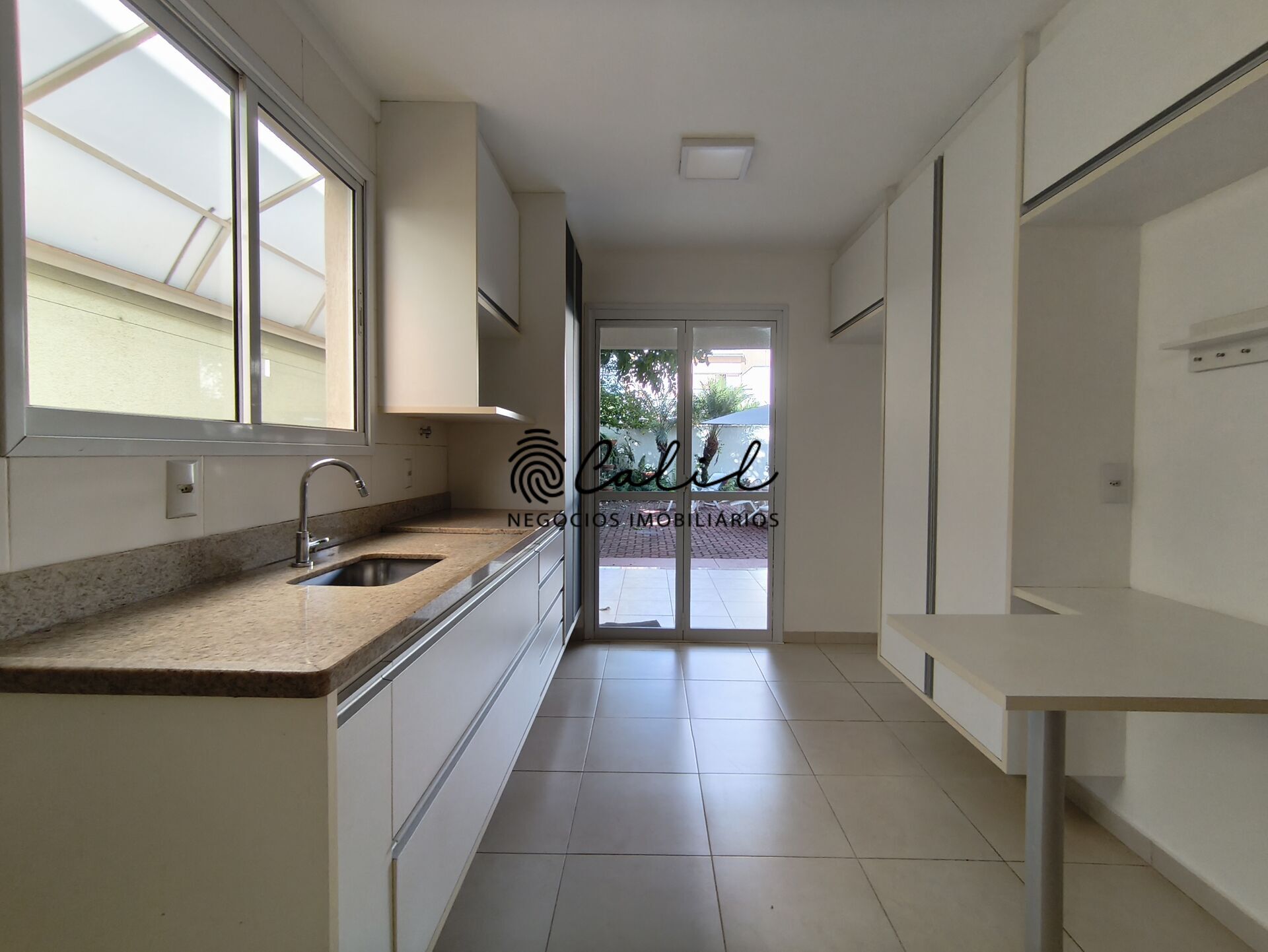 Casa de Condomínio à venda com 3 quartos, 169m² - Foto 8