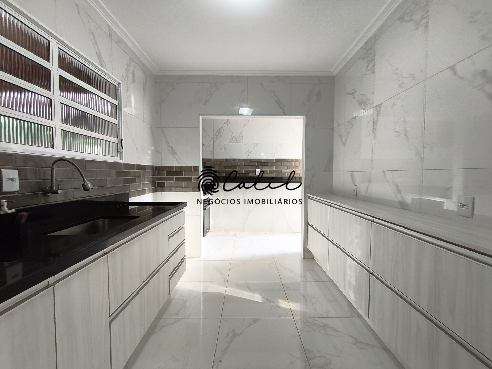 Casa de Condomínio à venda com 3 quartos, 150m² - Foto 3