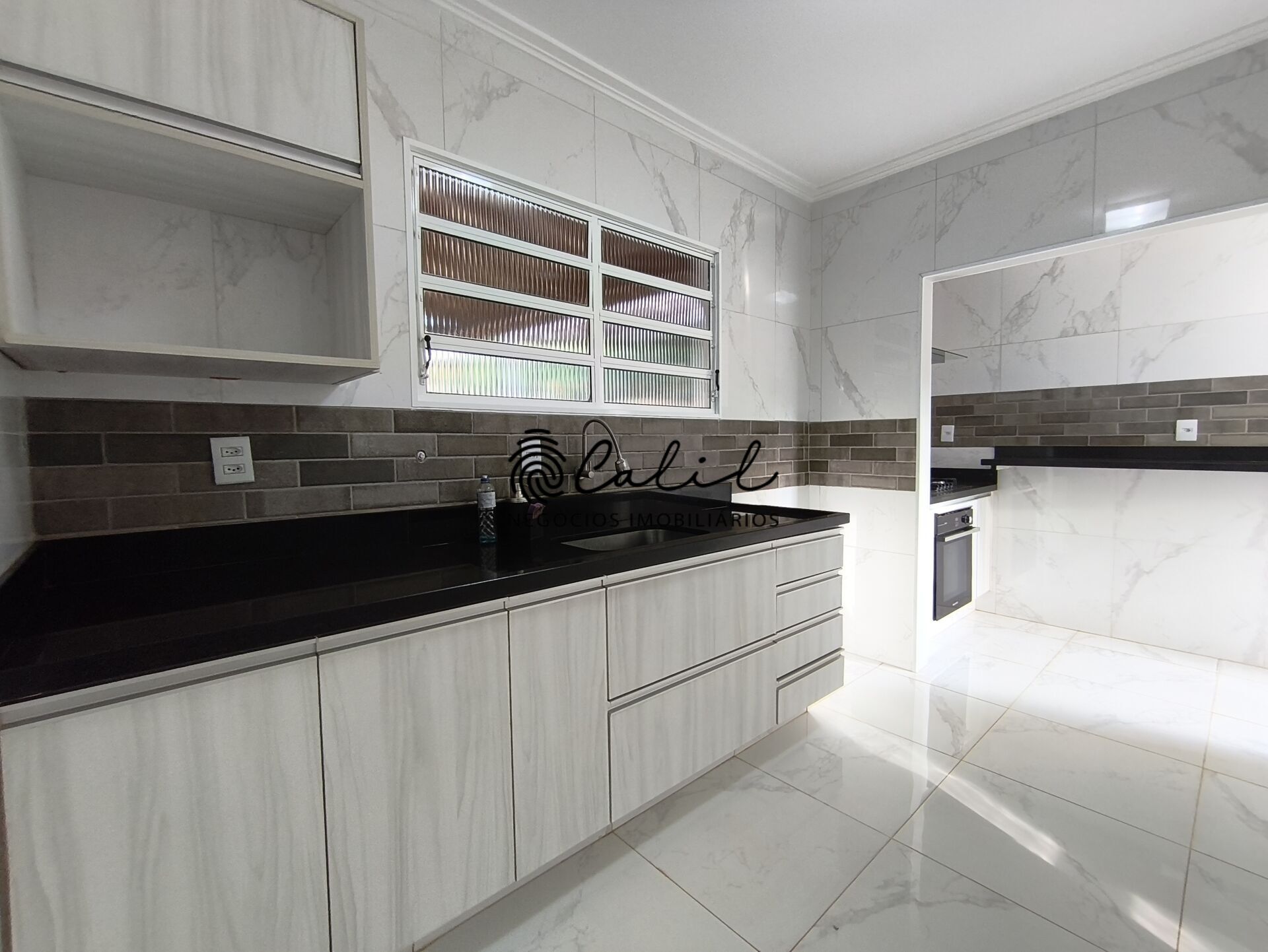 Casa de Condomínio à venda com 3 quartos, 150m² - Foto 4