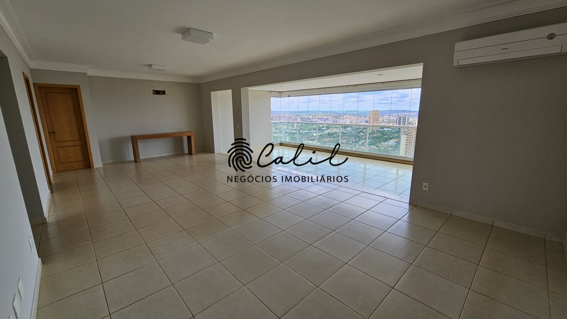 Apartamento para alugar com 3 quartos, 174m² - Foto 1