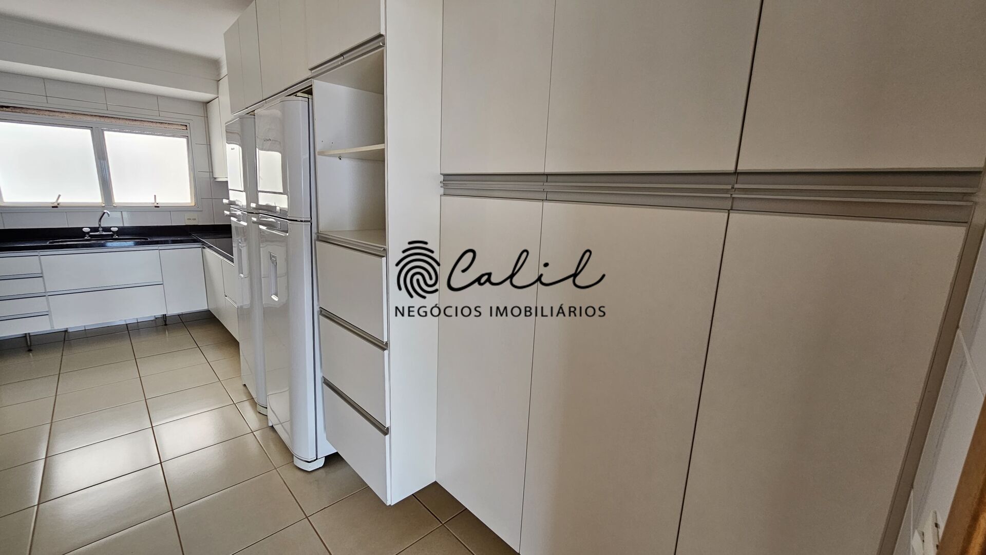 Apartamento para alugar com 3 quartos, 174m² - Foto 13