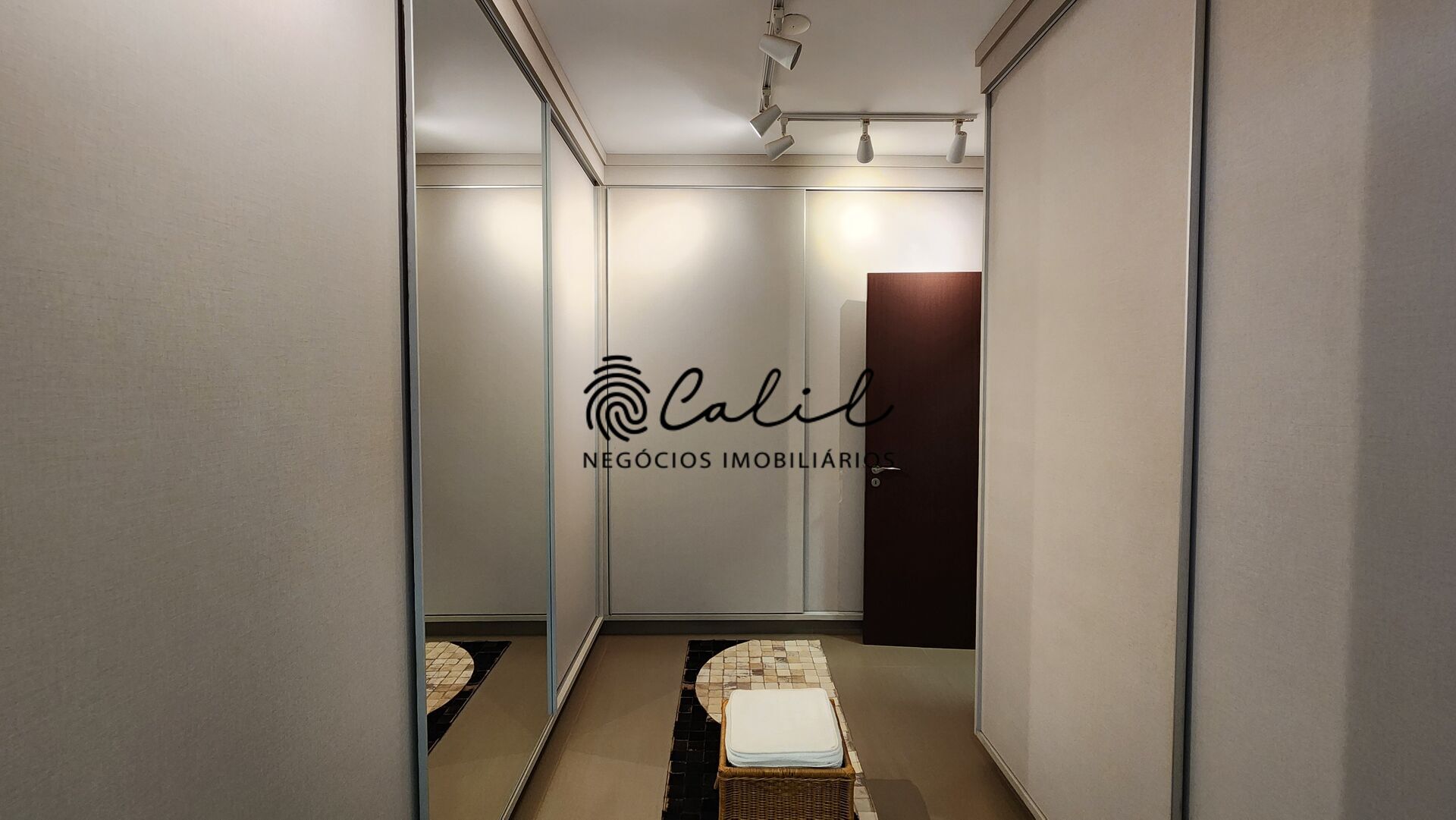 Sobrado à venda com 5 quartos, 420m² - Foto 42