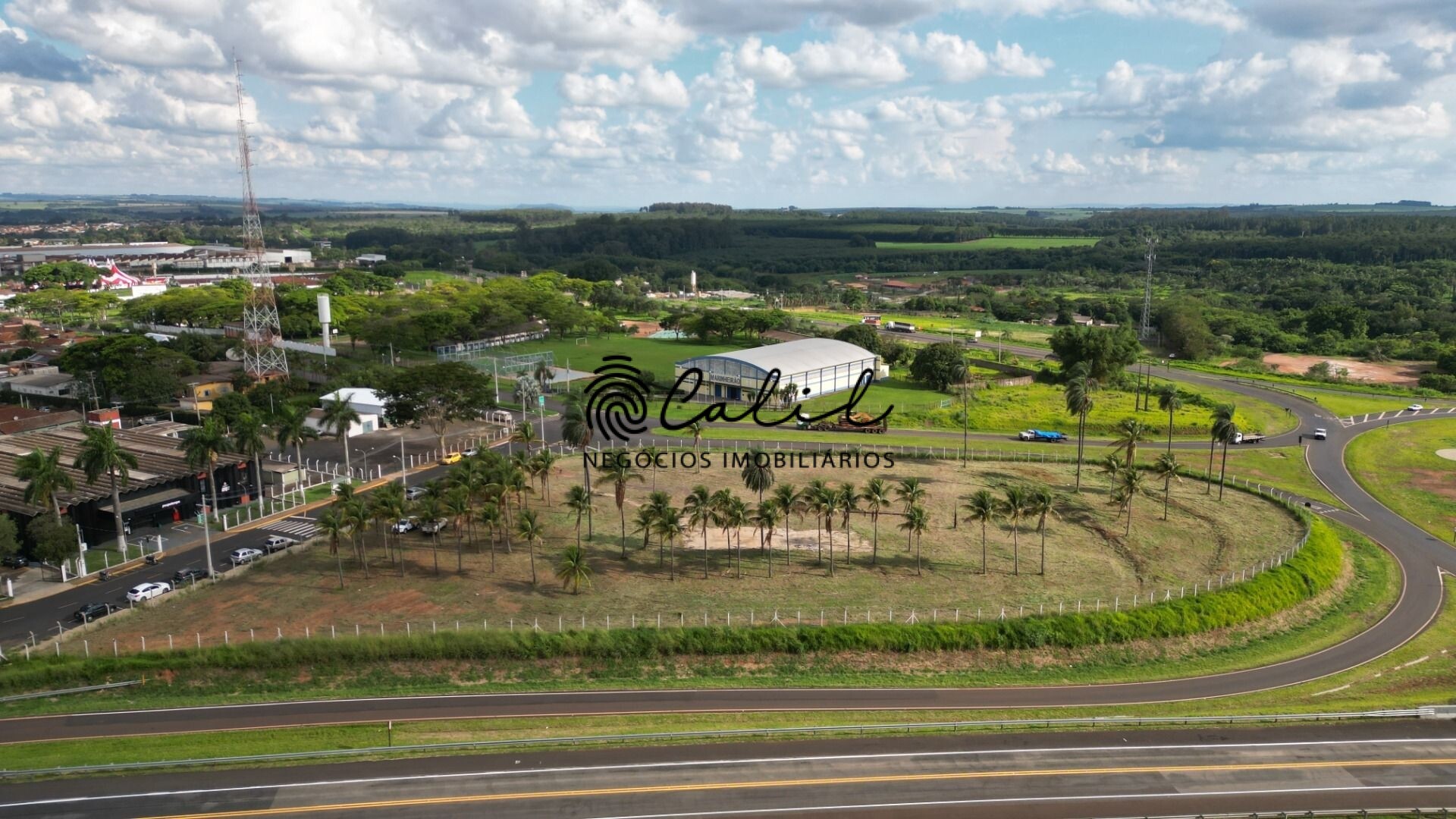 Terreno à venda, 10000m² - Foto 1