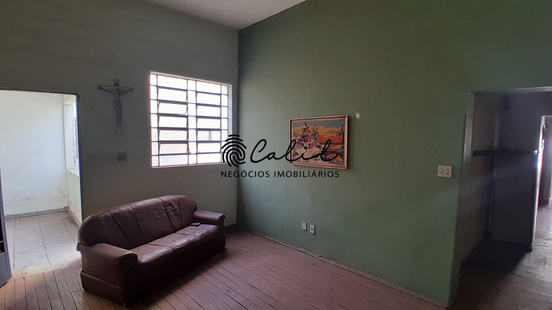 Casa à venda com 6 quartos, 220m² - Foto 3