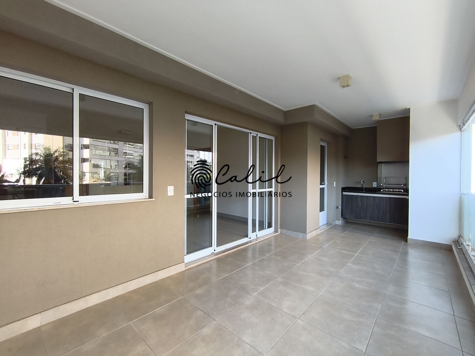 Apartamento para alugar com 3 quartos, 139m² - Foto 1
