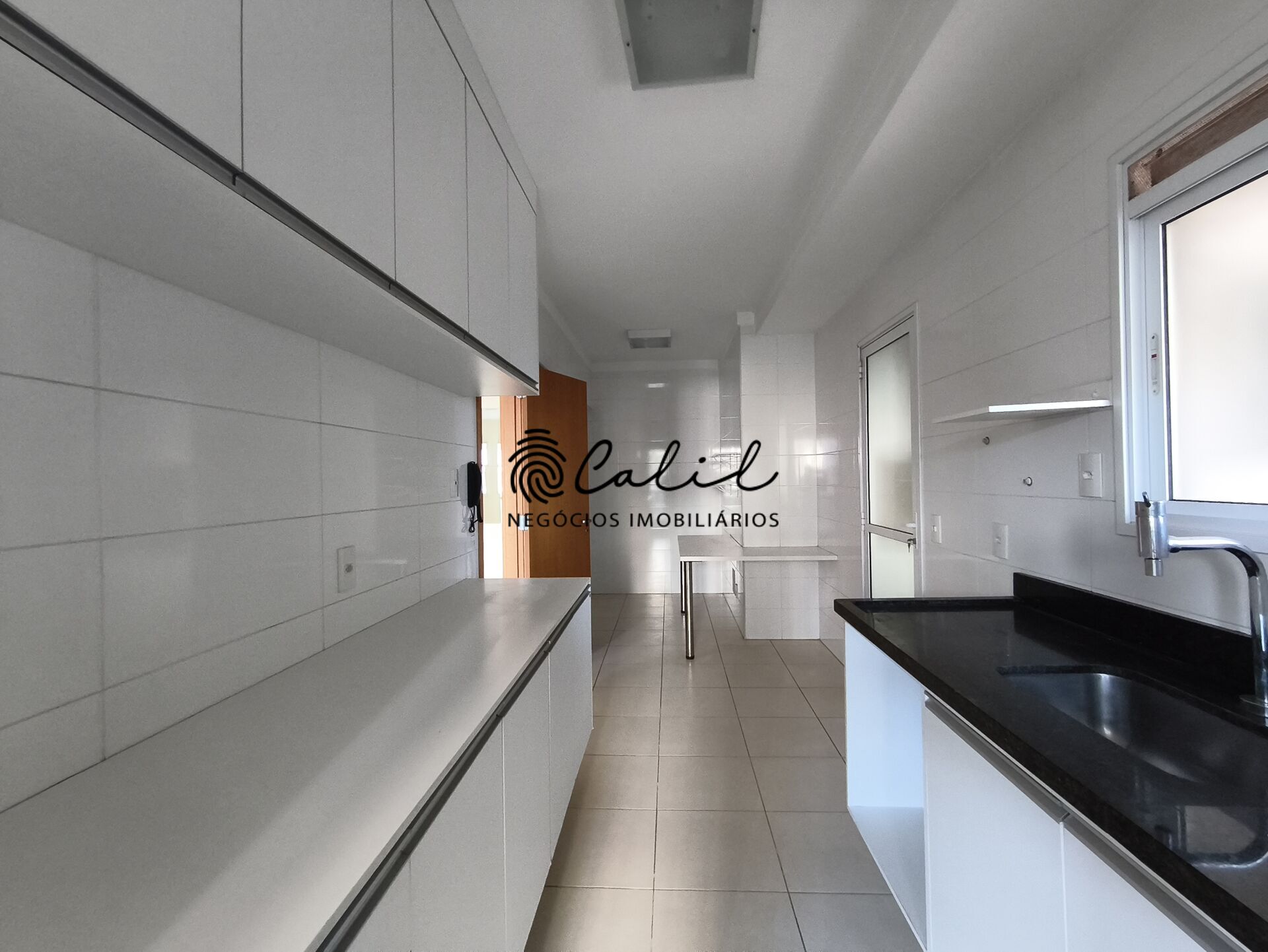Apartamento para alugar com 3 quartos, 139m² - Foto 6