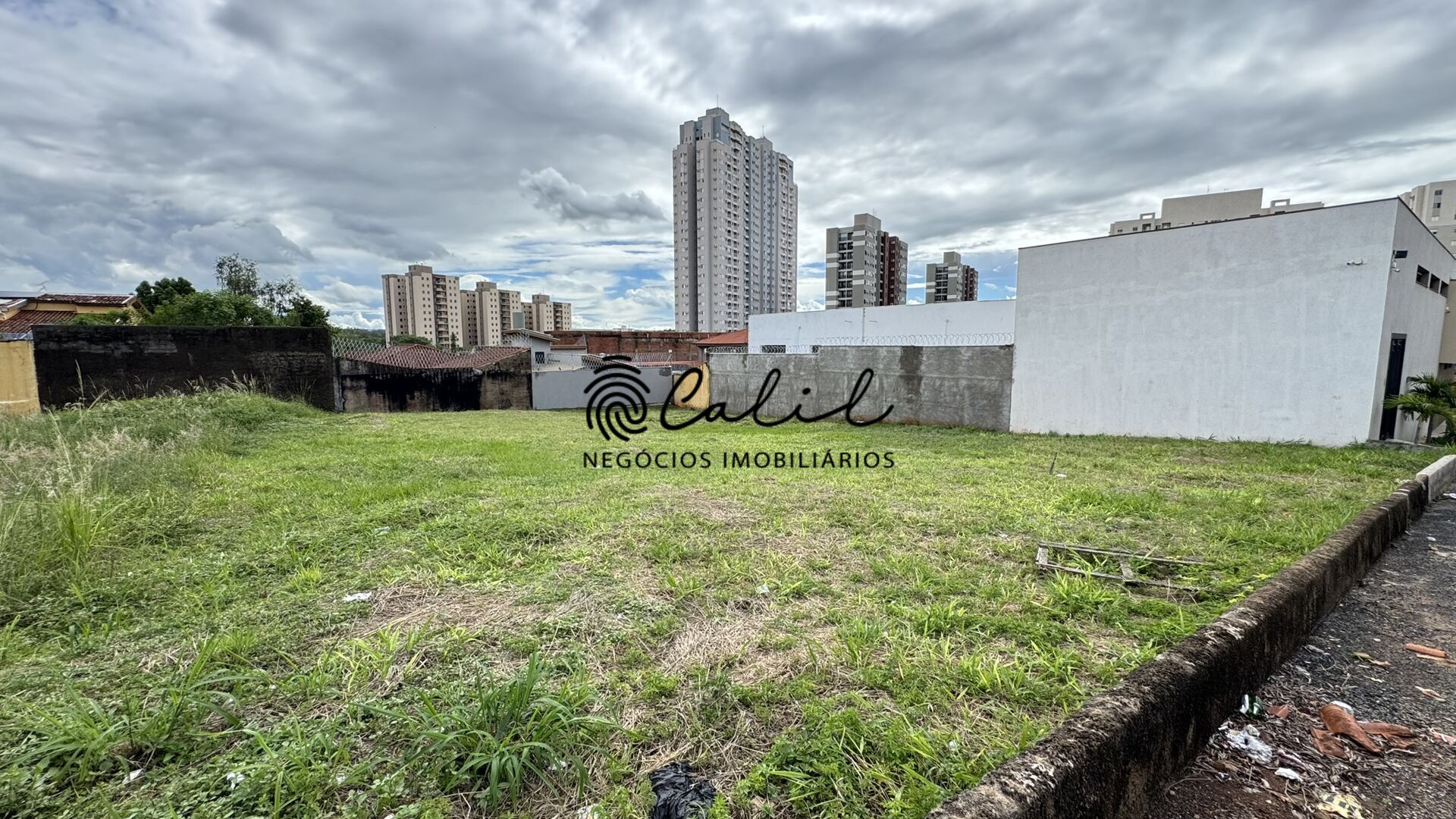 Terreno, 705 m² - Foto 1