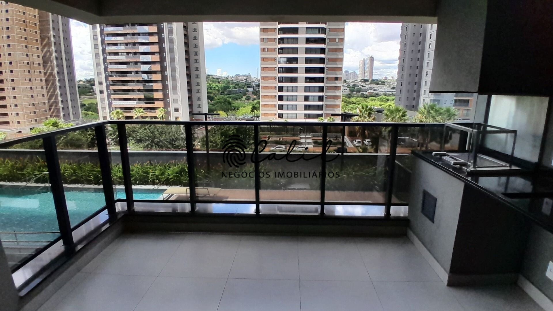 Apartamento à venda com 3 quartos, 126m² - Foto 1