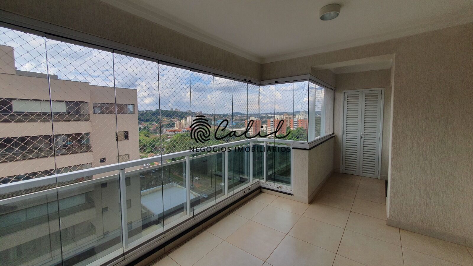 Apartamento à venda com 3 quartos, 144m² - Foto 3