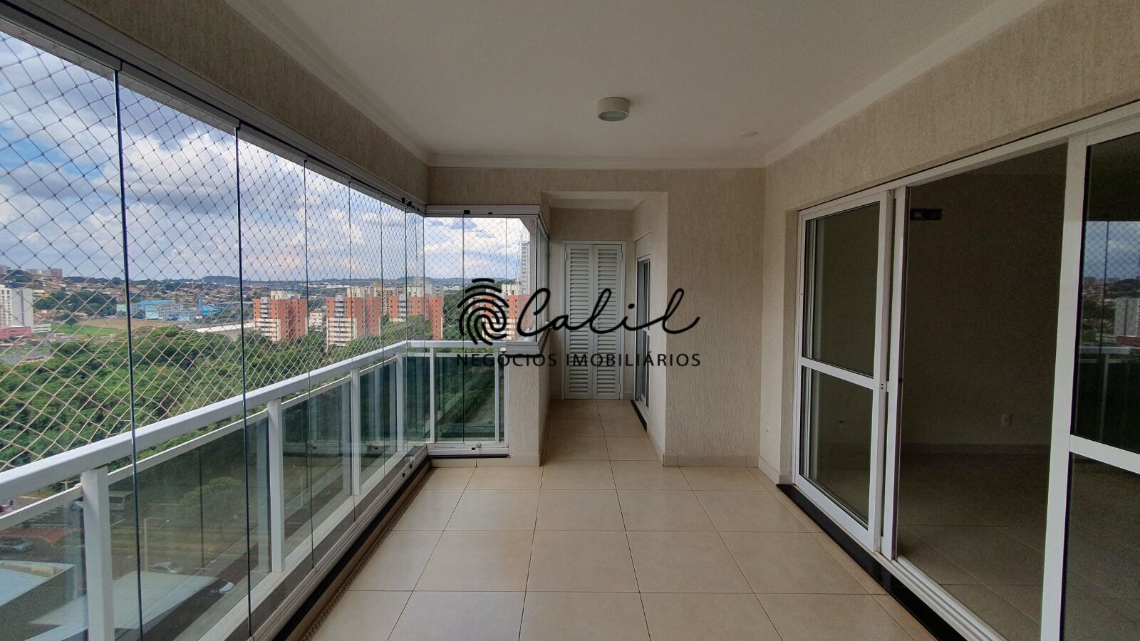 Apartamento à venda com 3 quartos, 144m² - Foto 2