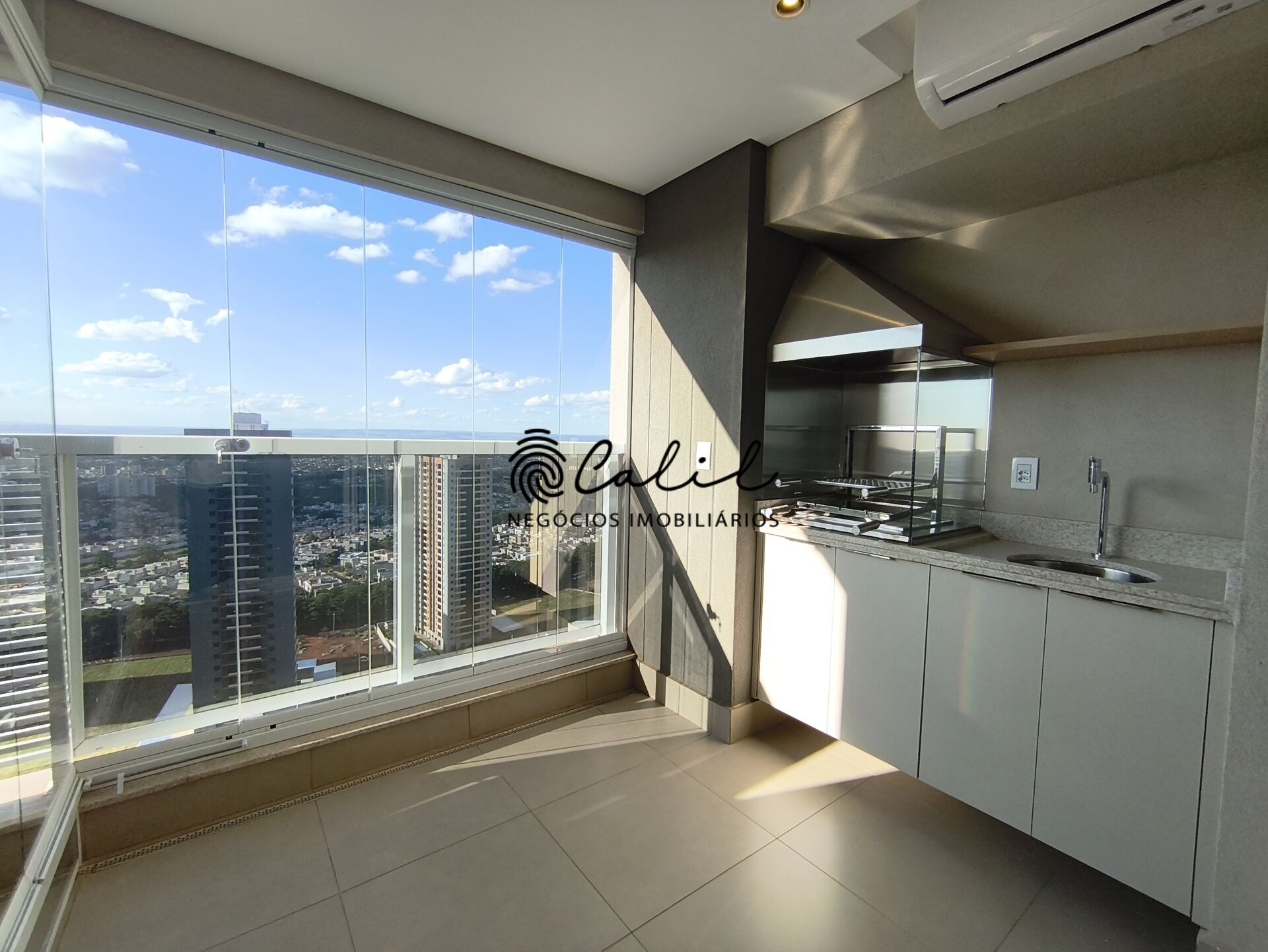 Apartamento para alugar com 3 quartos, 90m² - Foto 1