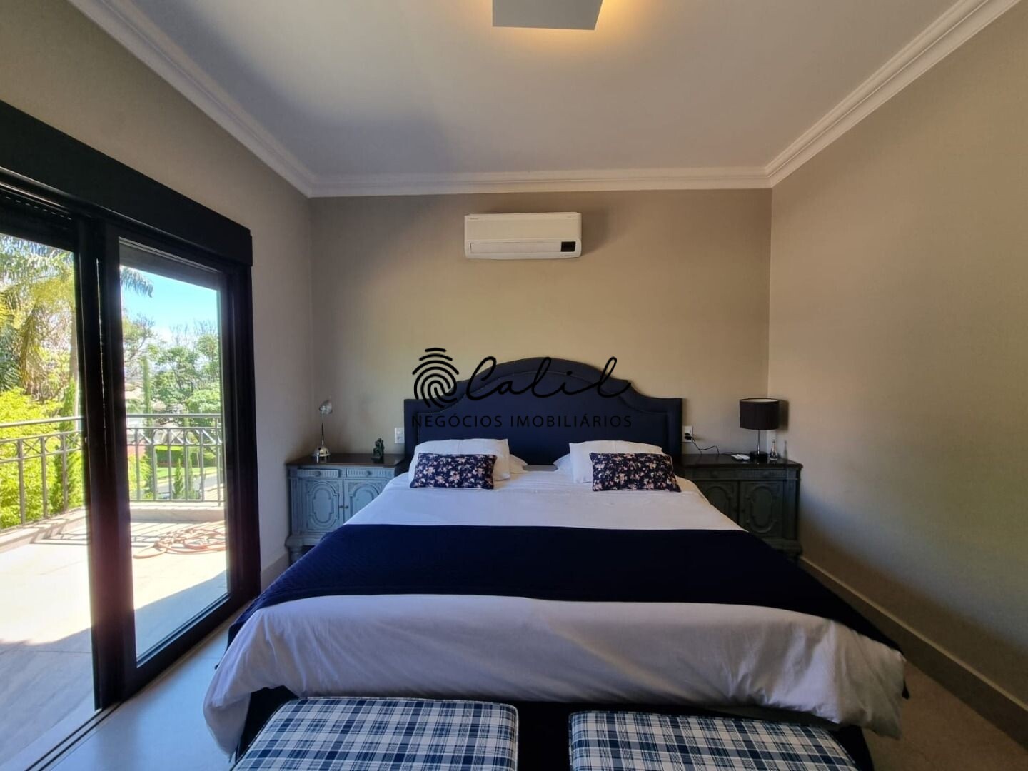 Casa de Condomínio à venda com 3 quartos, 300m² - Foto 2