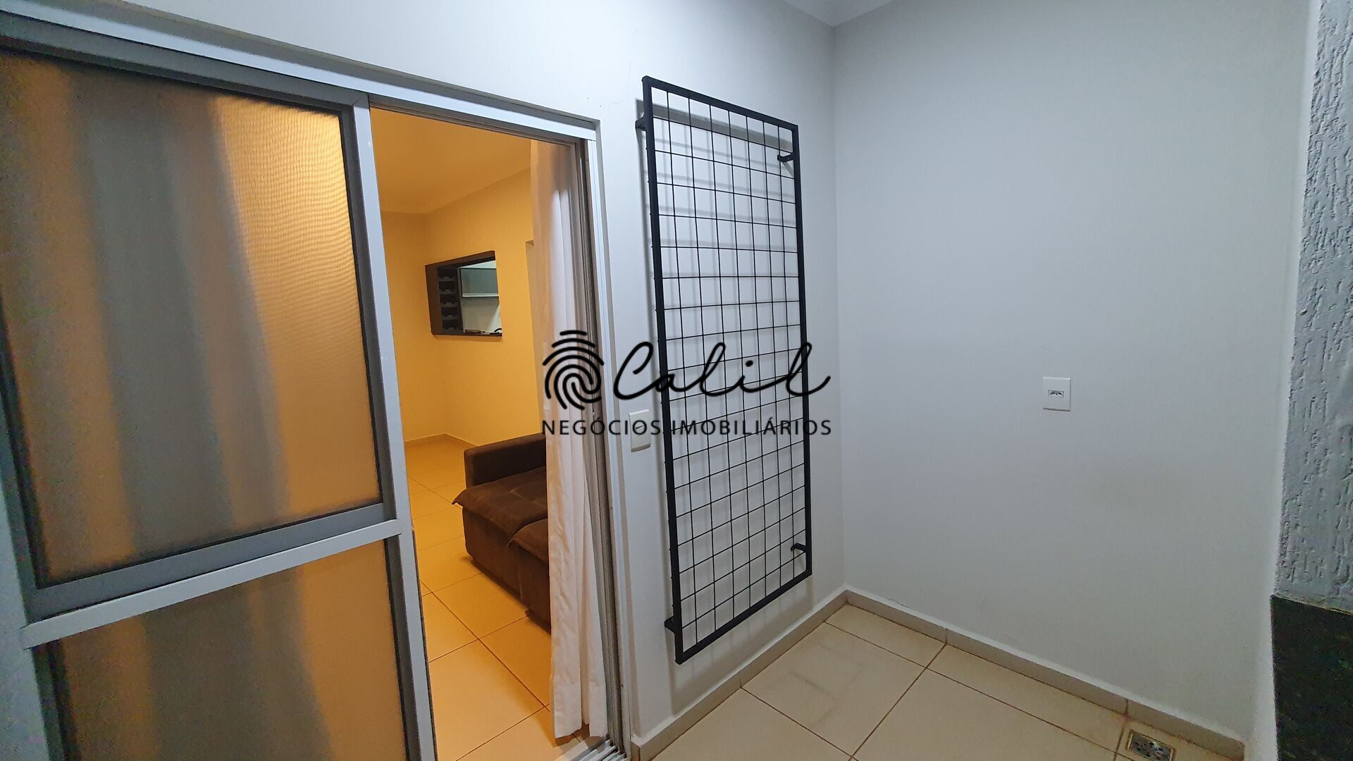 Apartamento à venda com 2 quartos, 64m² - Foto 2