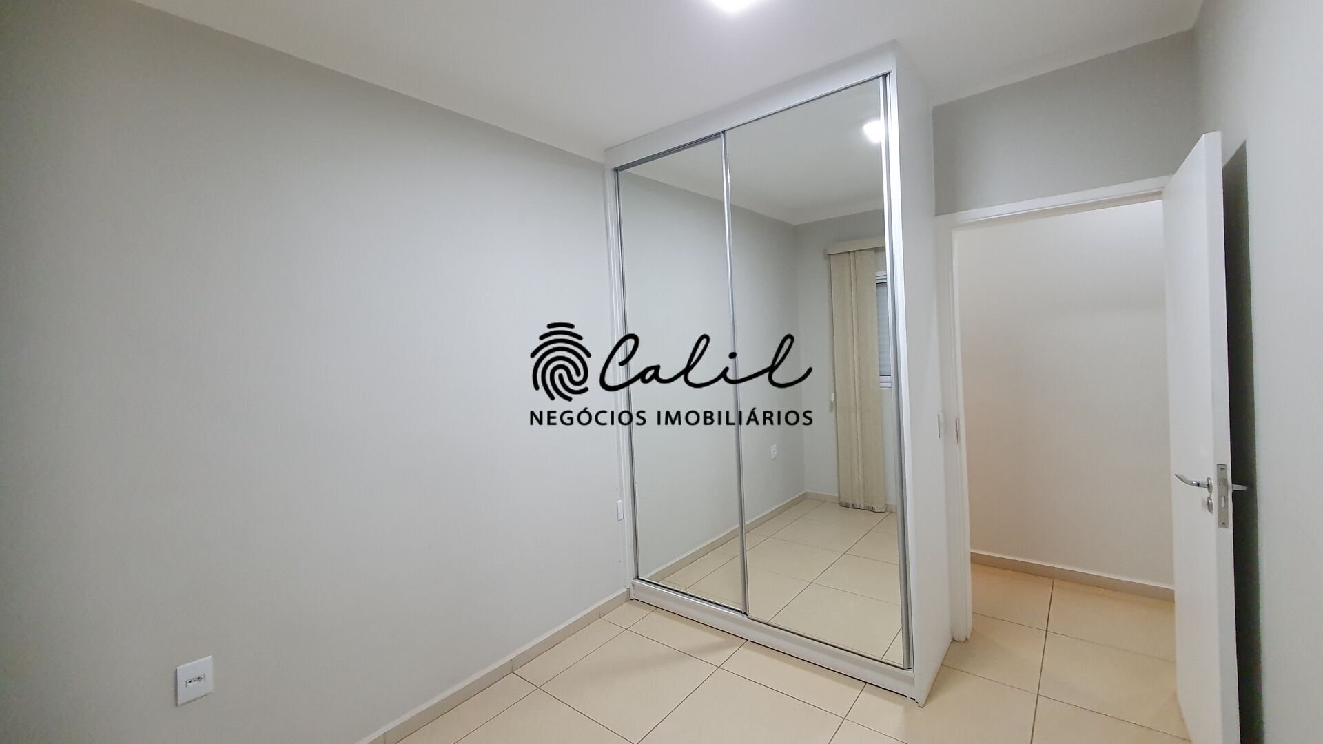 Apartamento à venda com 2 quartos, 64m² - Foto 25