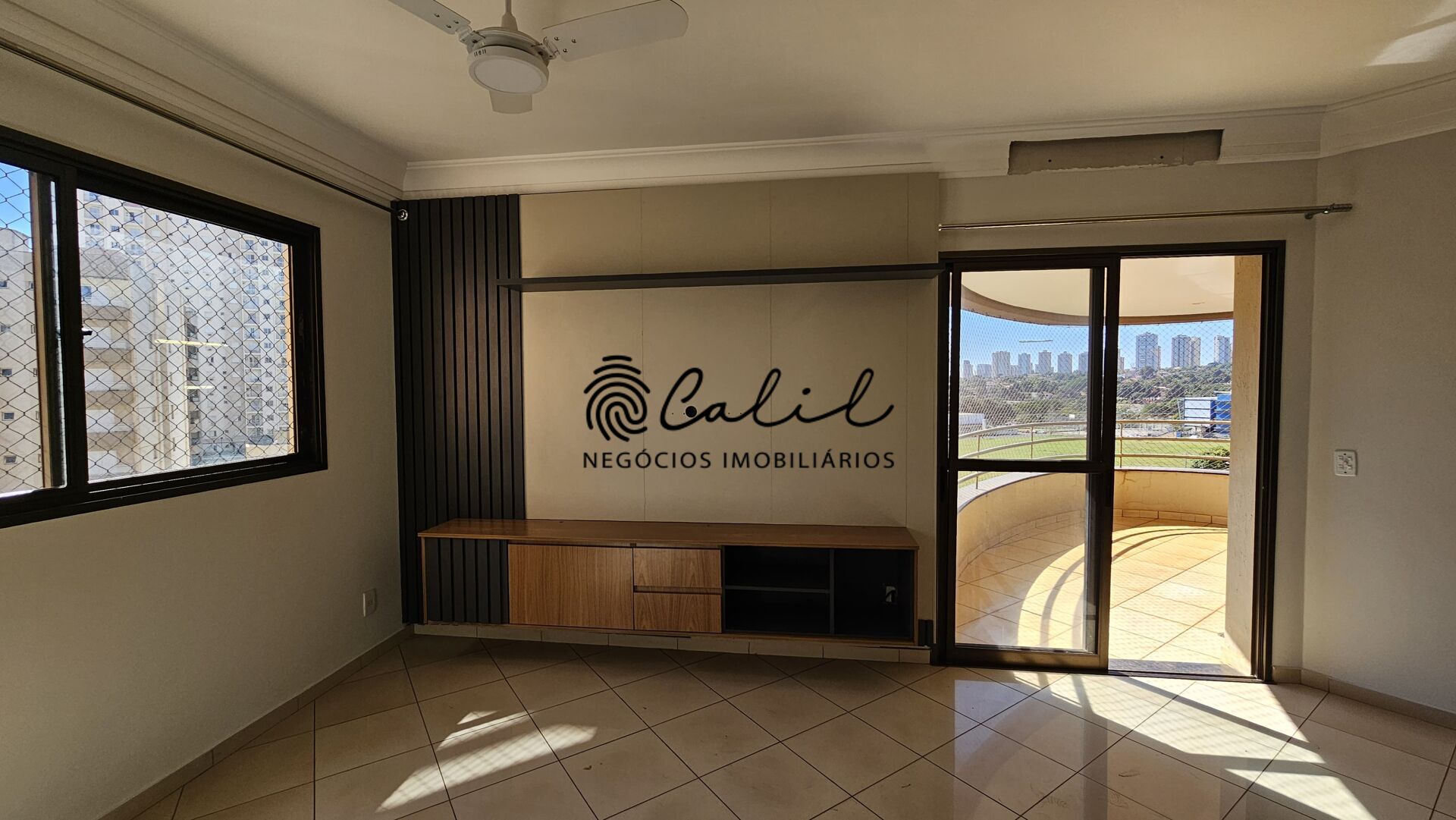 Apartamento para alugar com 3 quartos, 142m² - Foto 3