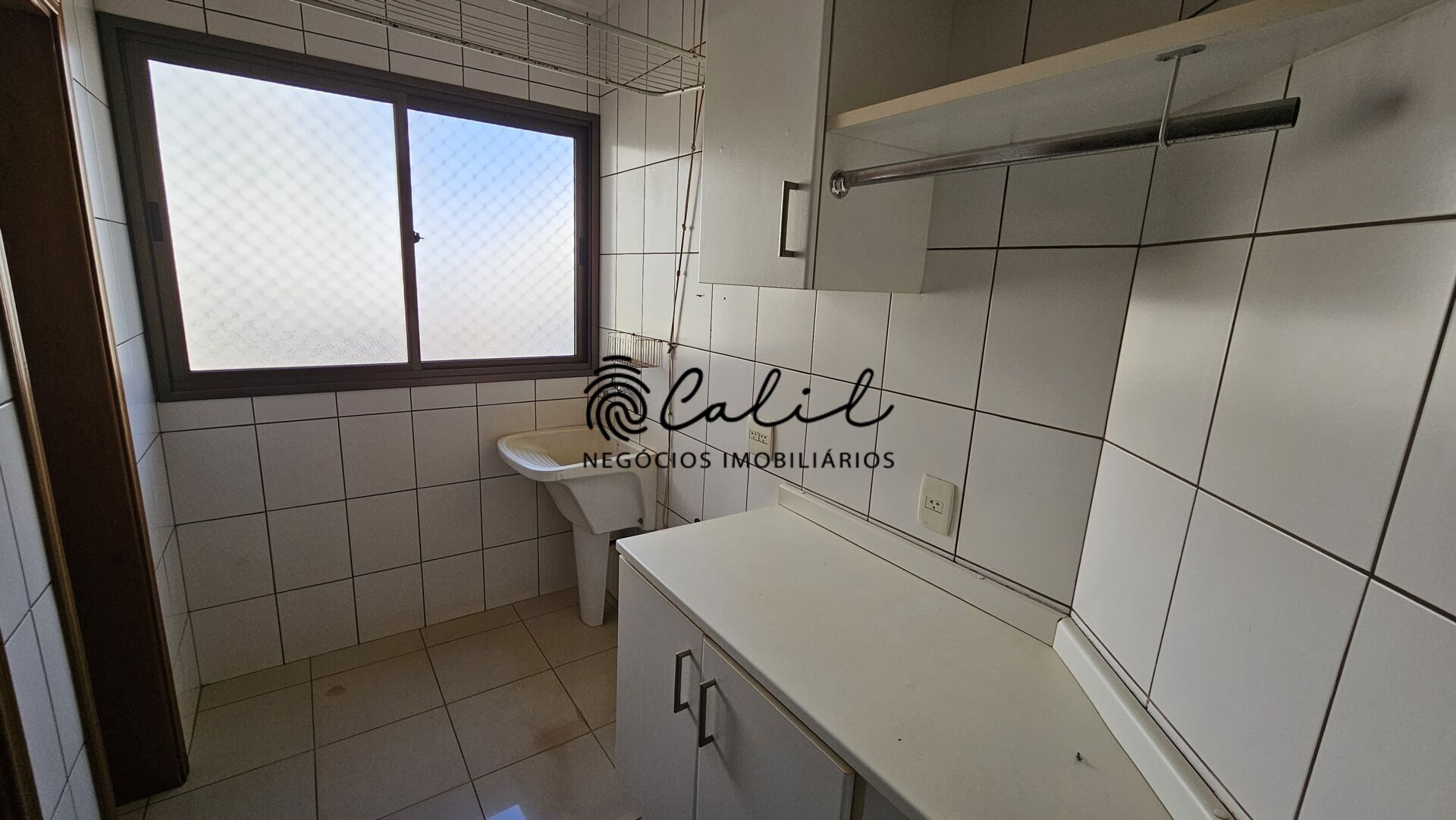 Apartamento para alugar com 3 quartos, 142m² - Foto 11