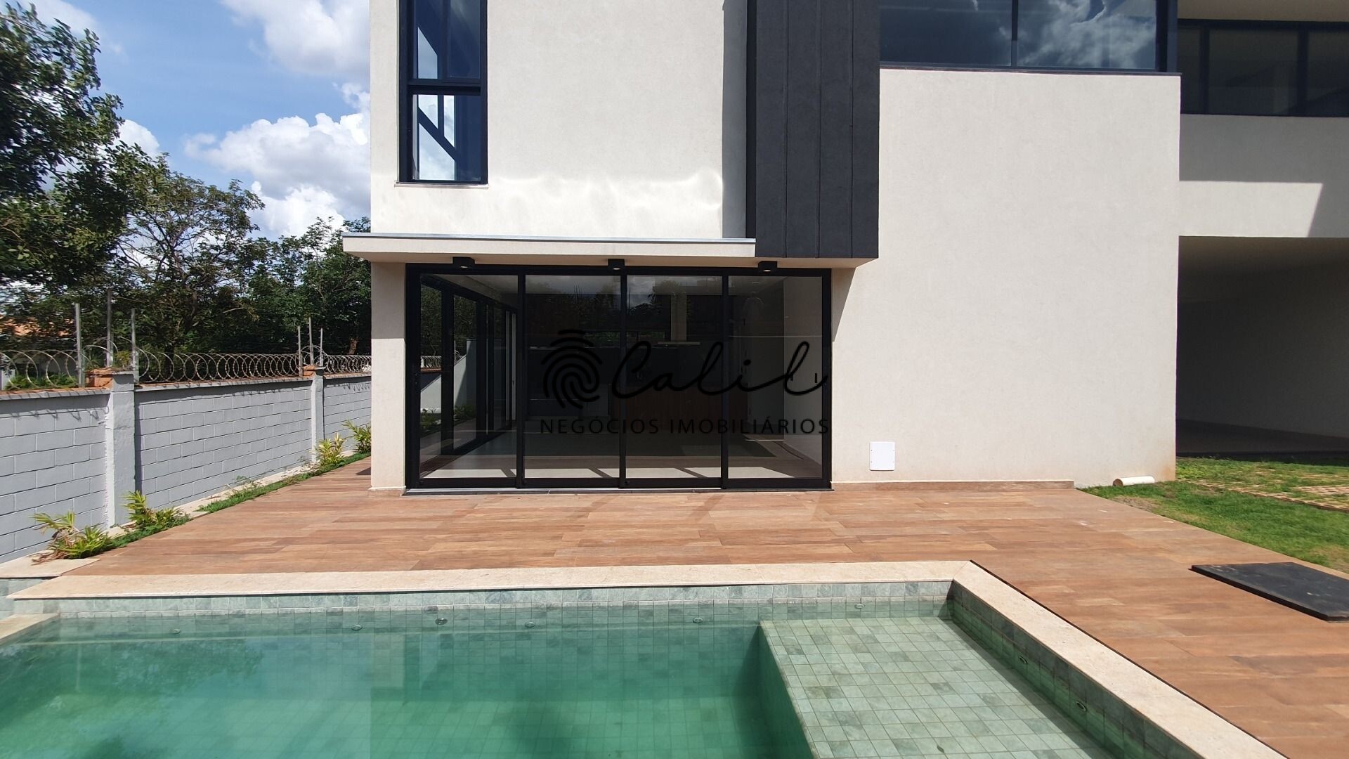 Casa de Condomínio à venda com 3 quartos, 318m² - Foto 18